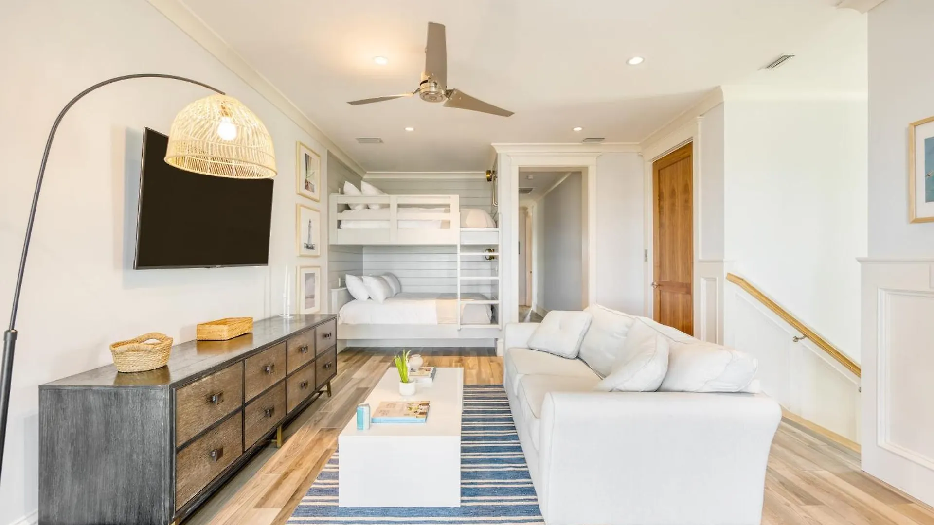 Monarch By Avantstay Breathtaking Estate W Access Swim Up Bar Hot Tub Rooftop Views Holiday home *