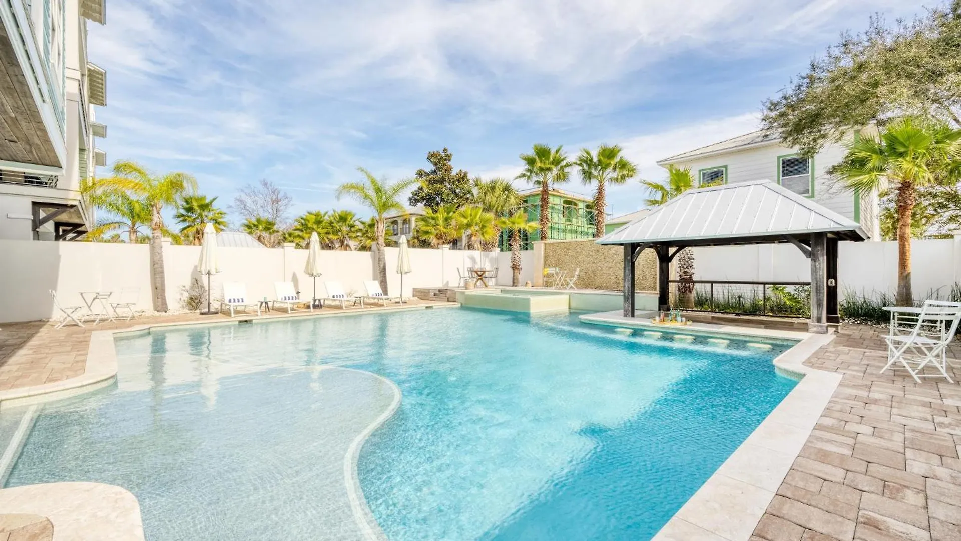 Holiday home Monarch By Avantstay Breathtaking Estate W Access Swim Up Bar Hot Tub Rooftop Views *