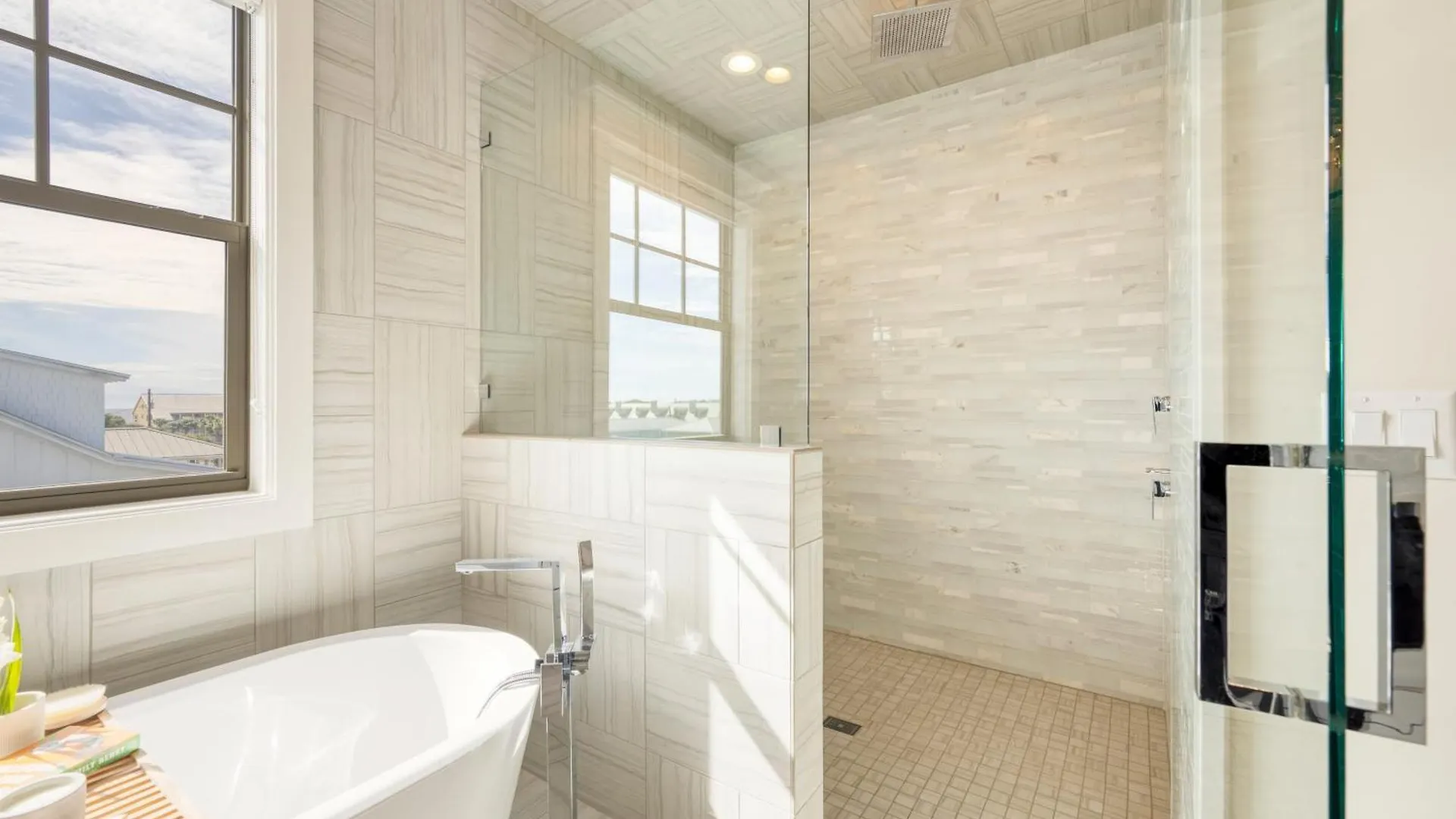 Holiday home Monarch By Avantstay Breathtaking Estate W Access Swim Up Bar Hot Tub Rooftop Views Destin