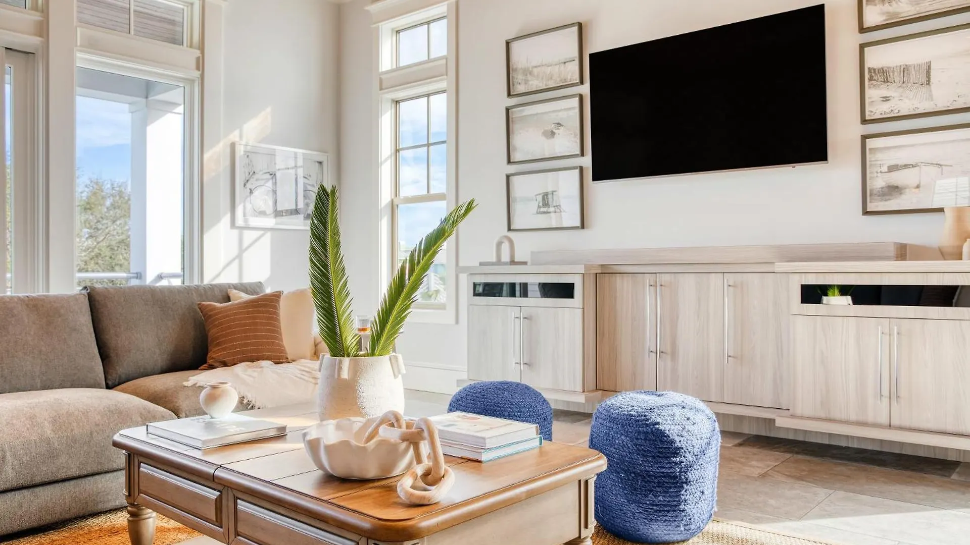 Monarch By Avantstay Breathtaking Estate W Access Swim Up Bar Hot Tub Rooftop Views Holiday home Destin