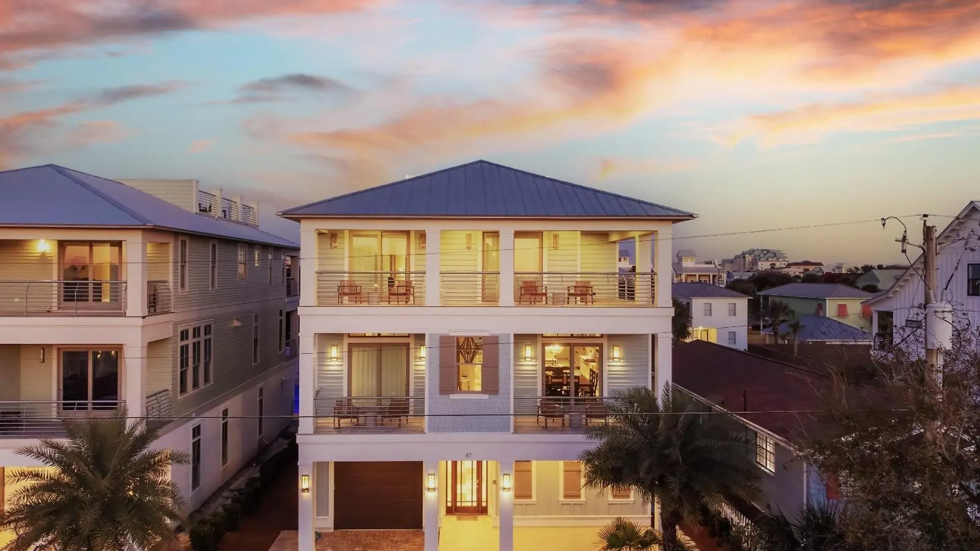 Holiday home Monarch By Avantstay Breathtaking Estate W Access Swim Up Bar Hot Tub Rooftop Views