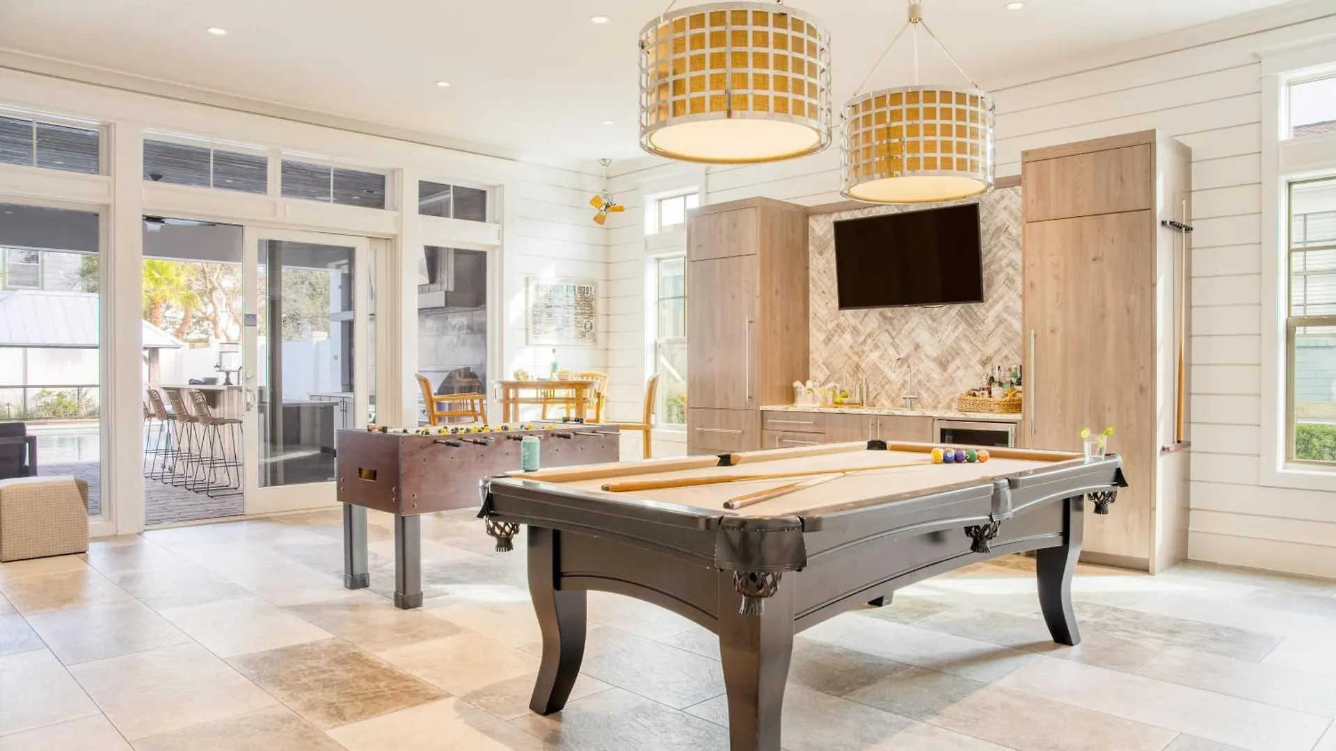 Monarch By Avantstay Breathtaking Estate W Access Swim Up Bar Hot Tub Rooftop Views Holiday home