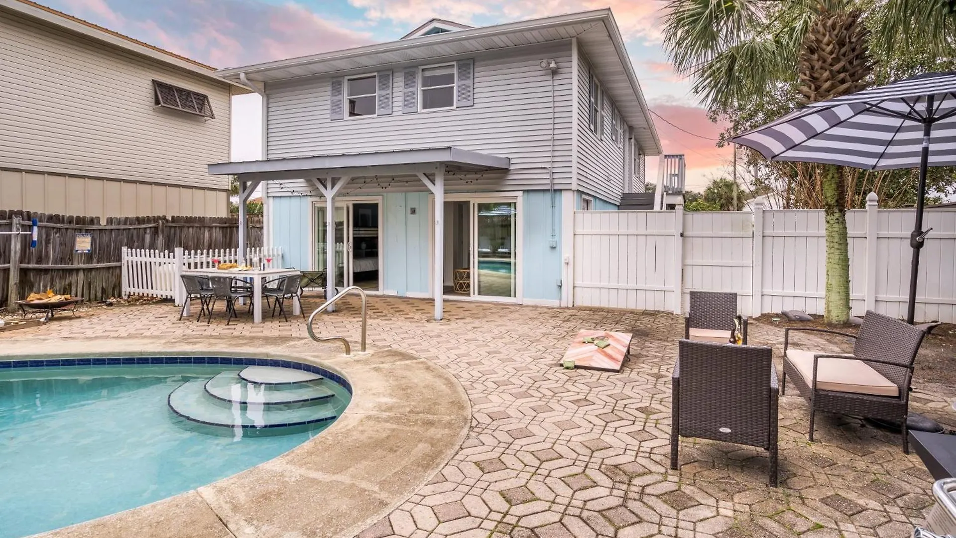 Harper By Avantstay Beautiful W Pool Walk To The Holiday home