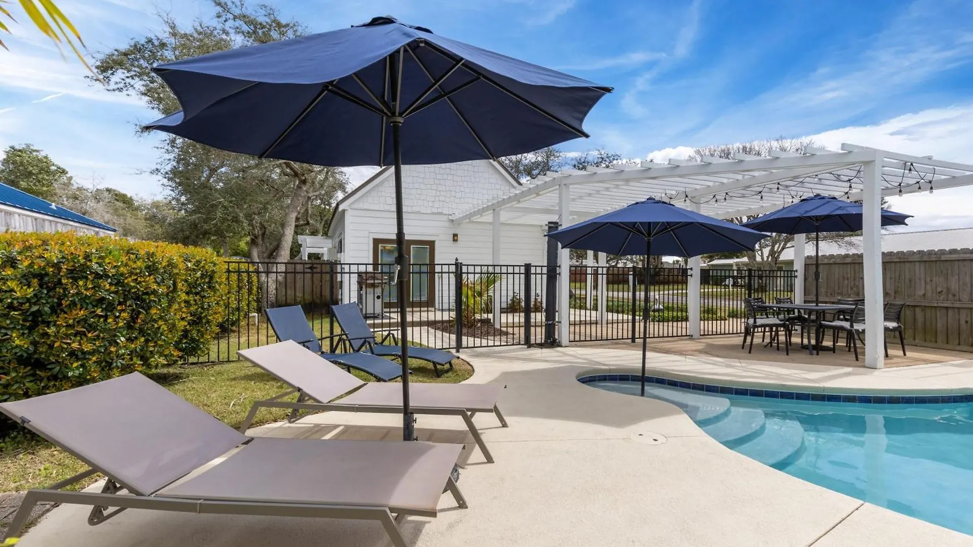 Pelican Retreat By Avantstay 5 Mins To Pet Friendly W Pool Bbq