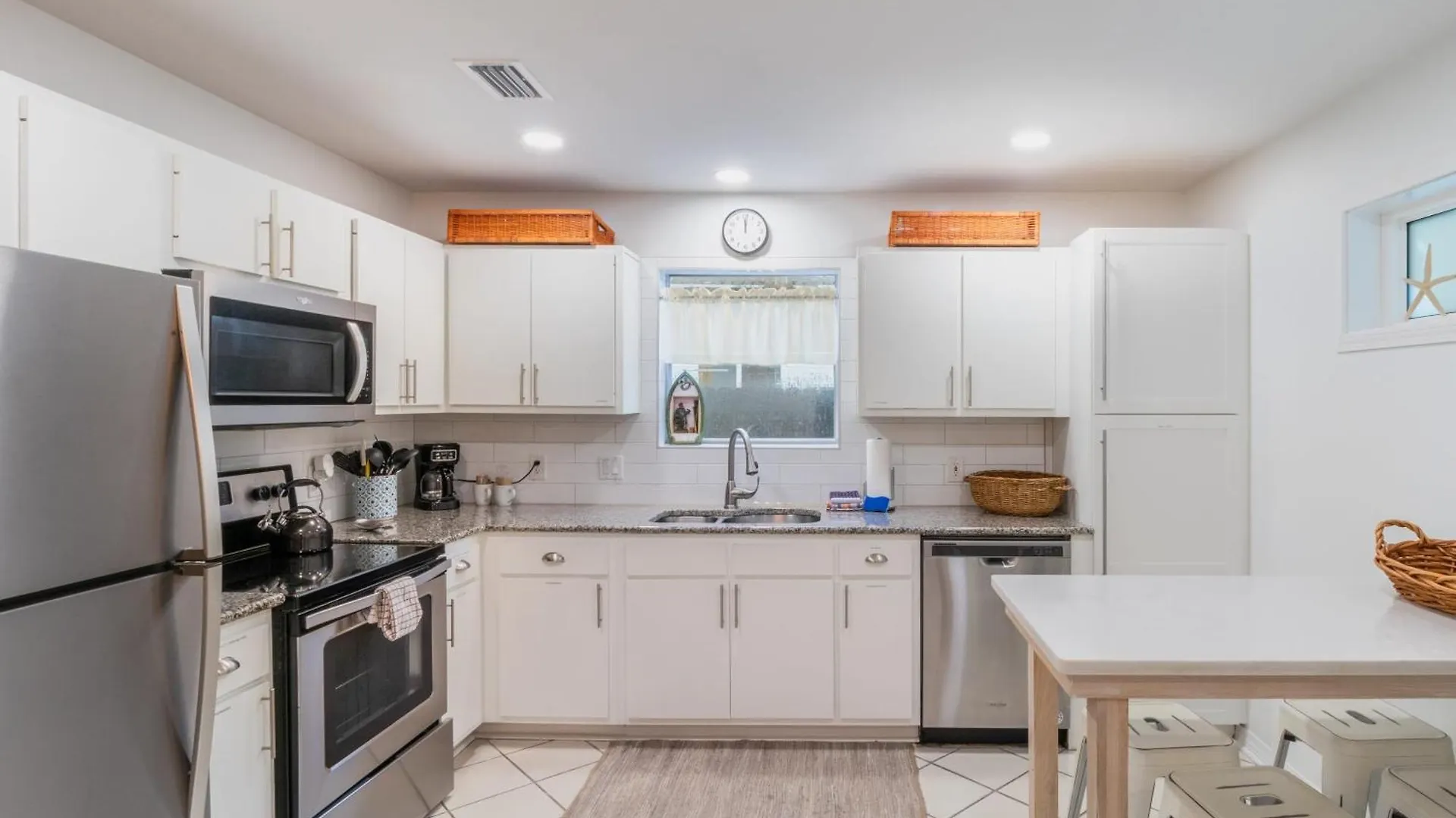 Dolphin By Avantstay 2 Mins Walk To W Pool Large Outdoor Entertaining Area *