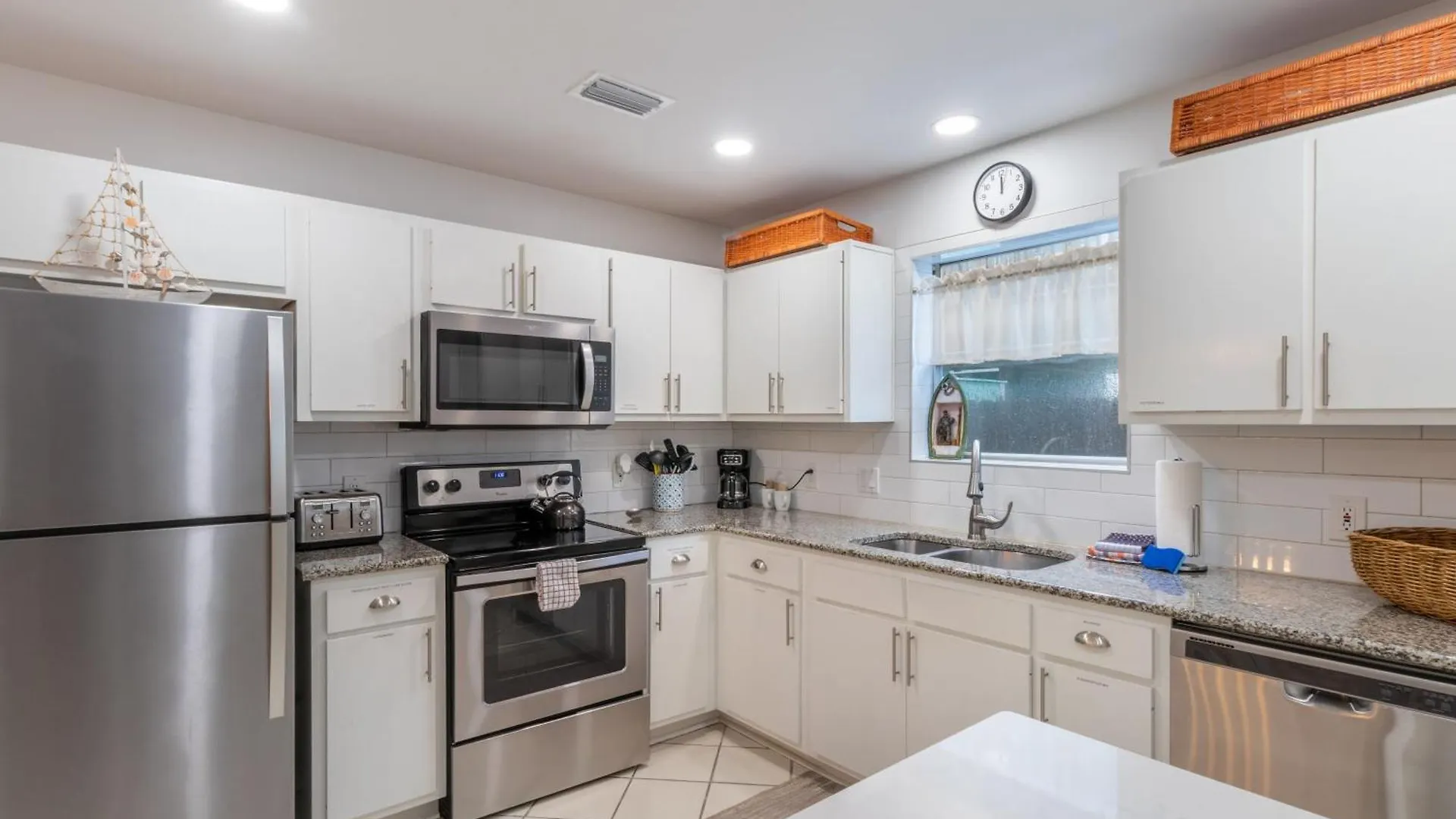 Dolphin By Avantstay 2 Mins Walk To W Pool Large Outdoor Entertaining Area * Destin
