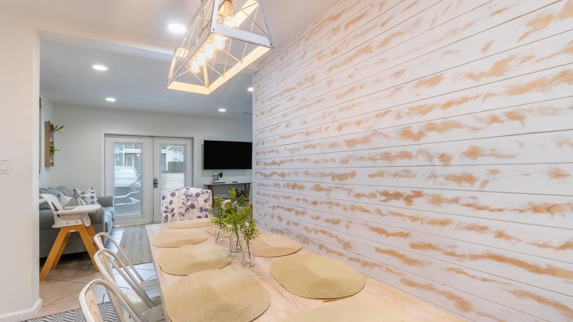 Holiday home Dolphin By Avantstay 2 Mins Walk To W Pool Large Outdoor Entertaining Area Destin