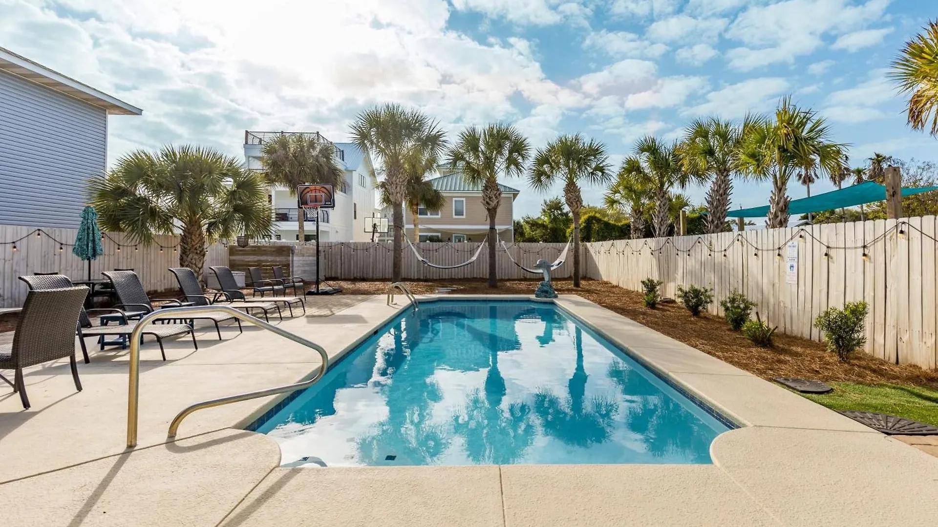 Dolphin By Avantstay 2 Mins Walk To W Pool Large Outdoor Entertaining Area