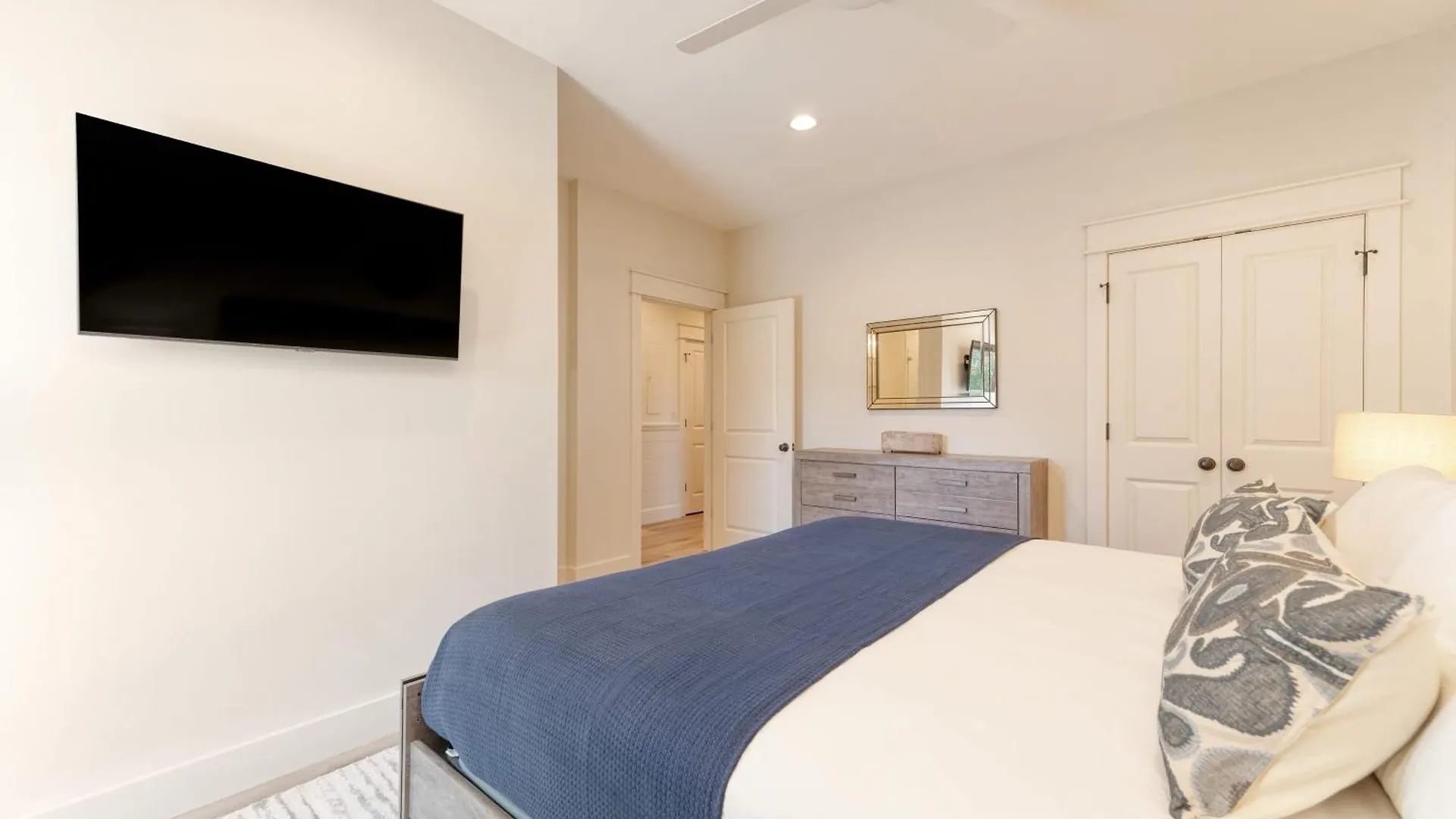 Holiday home Crystal Sands By Avantstay Walk To The
