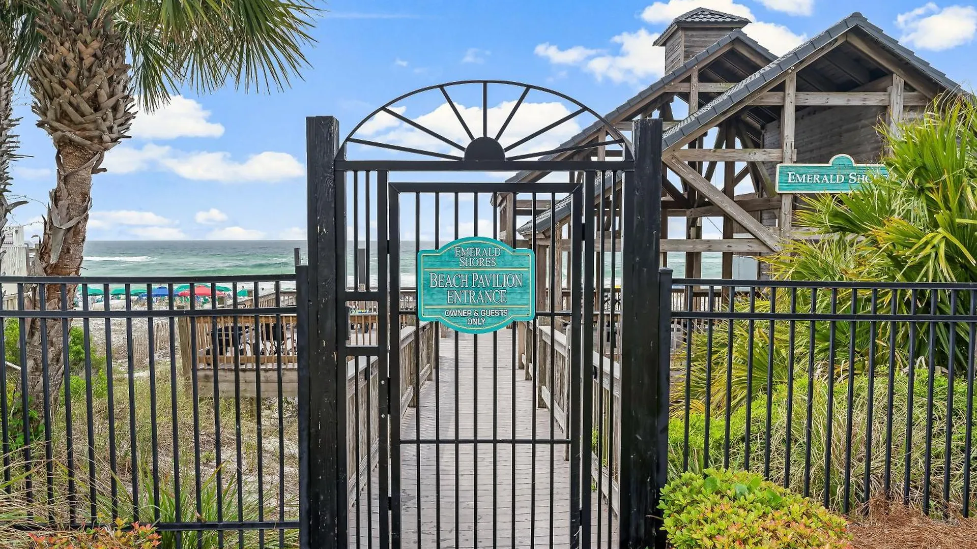 Luxury House Steps From Pool And Short Walk To Private Pavilion Holiday home Destin