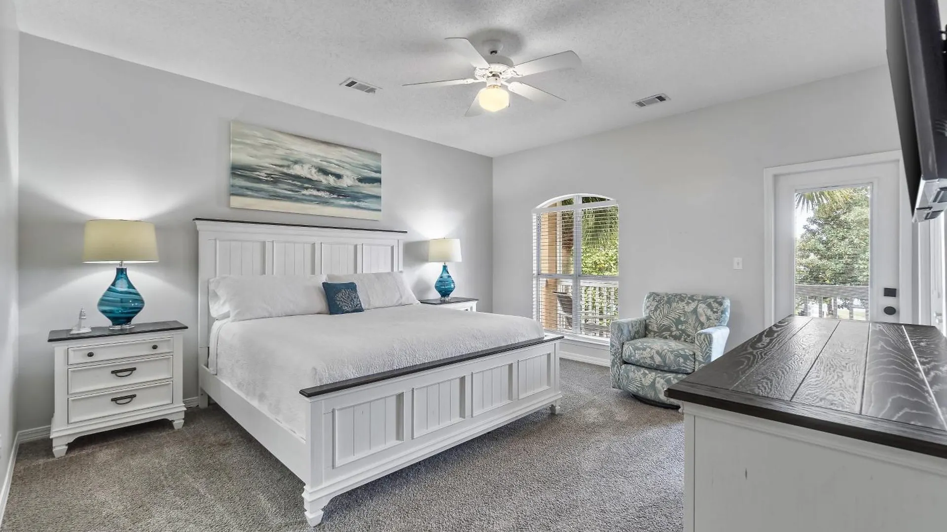Luxury House Steps From Pool And Short Walk To Private Pavilion