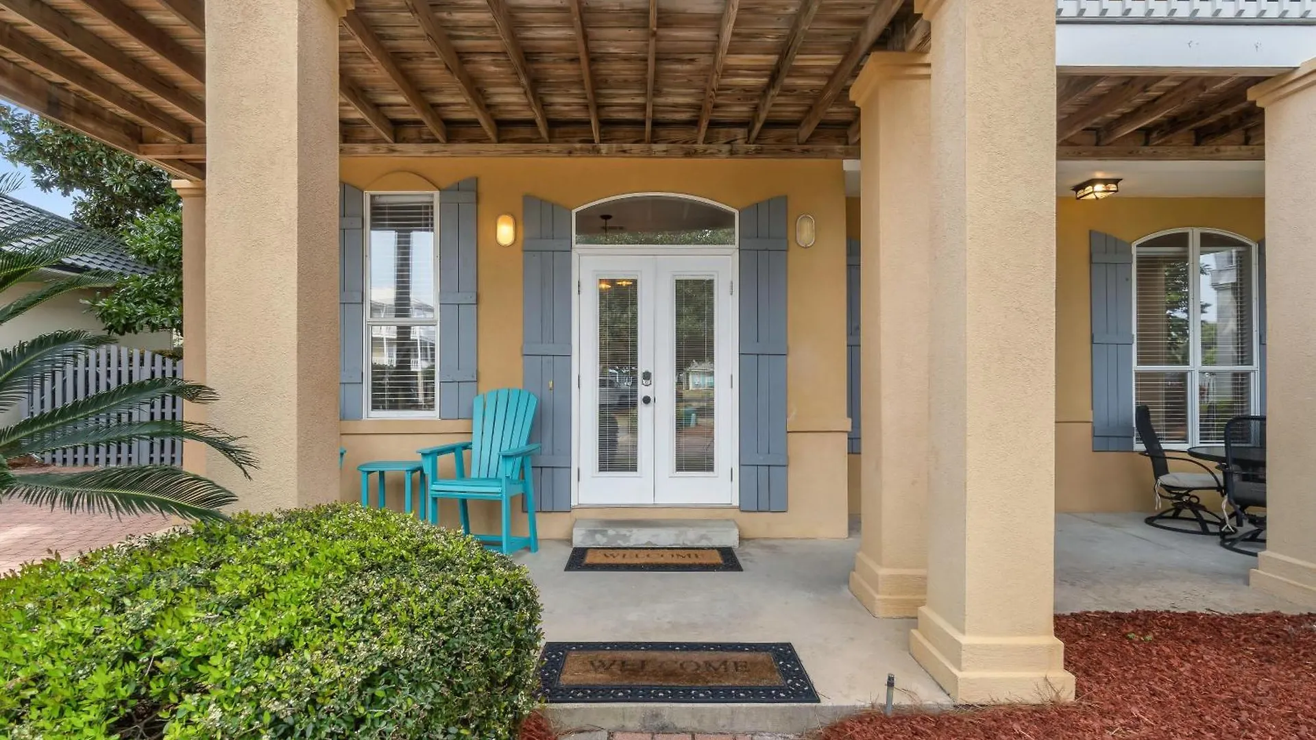 Luxury House Steps From Pool And Short Walk To Private Pavilion Holiday home *