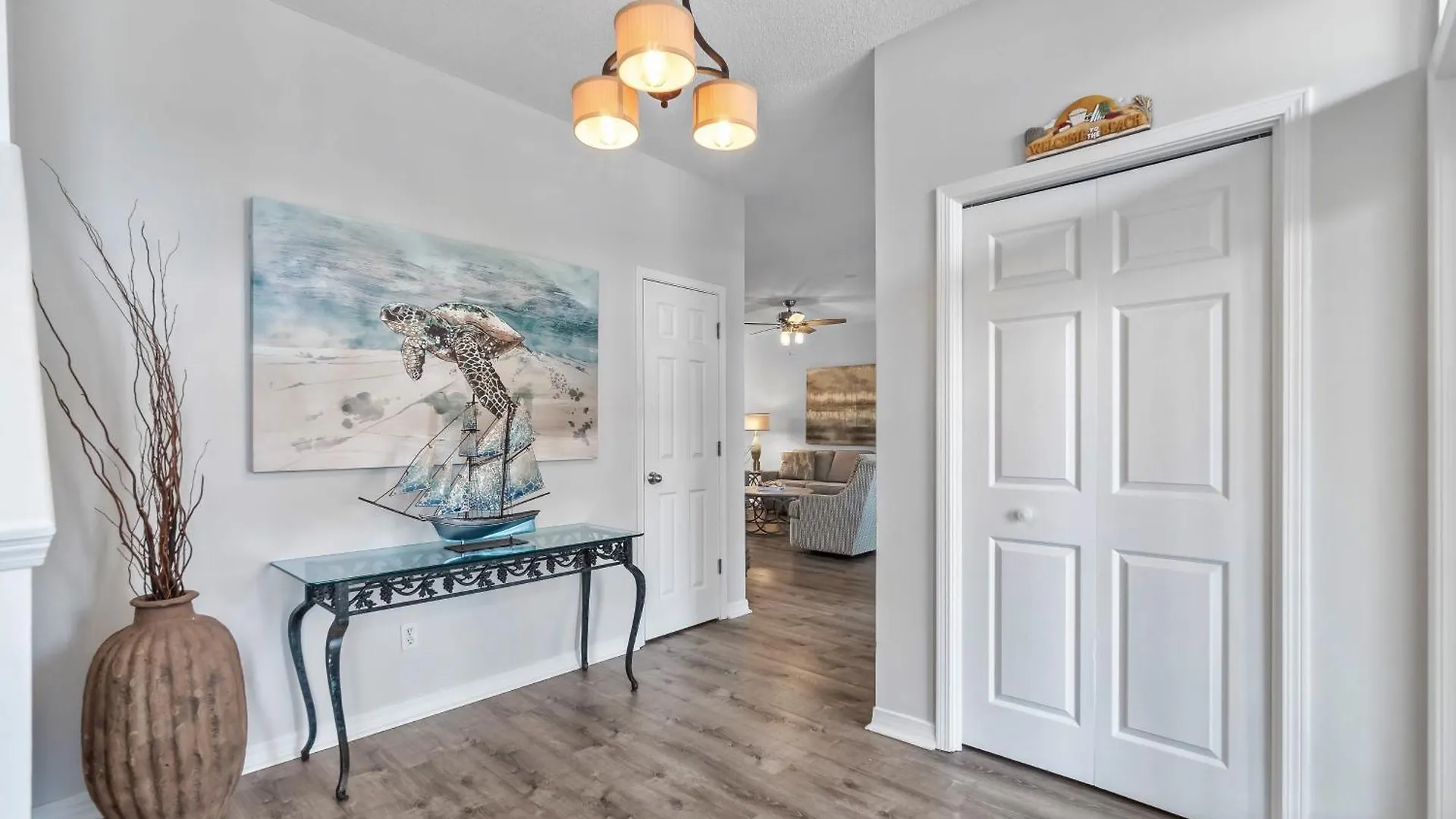 Luxury House Steps From Pool And Short Walk To Private Pavilion Holiday home