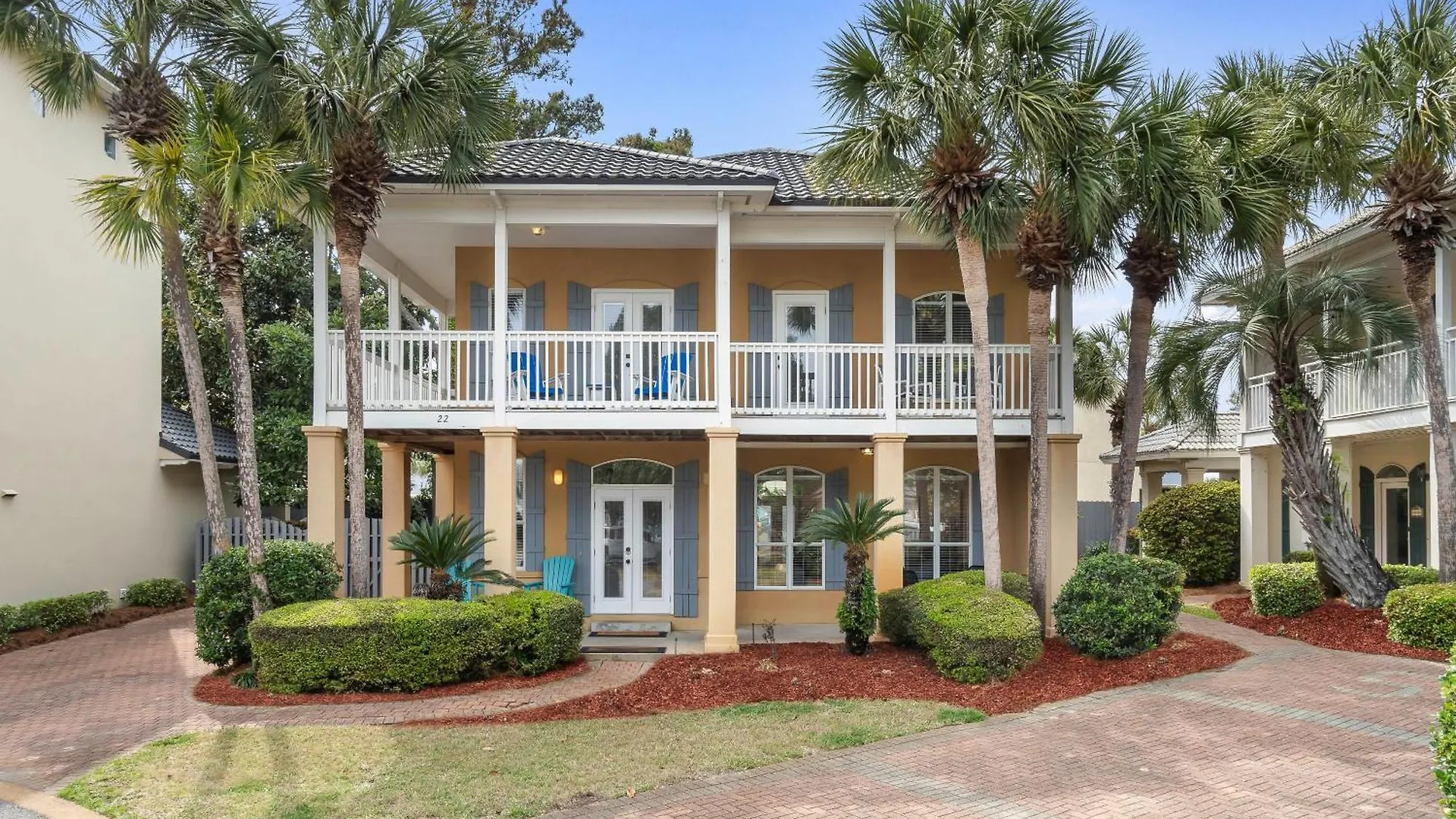 Luxury House Steps From Pool And Short Walk To Private Pavilion Holiday home *