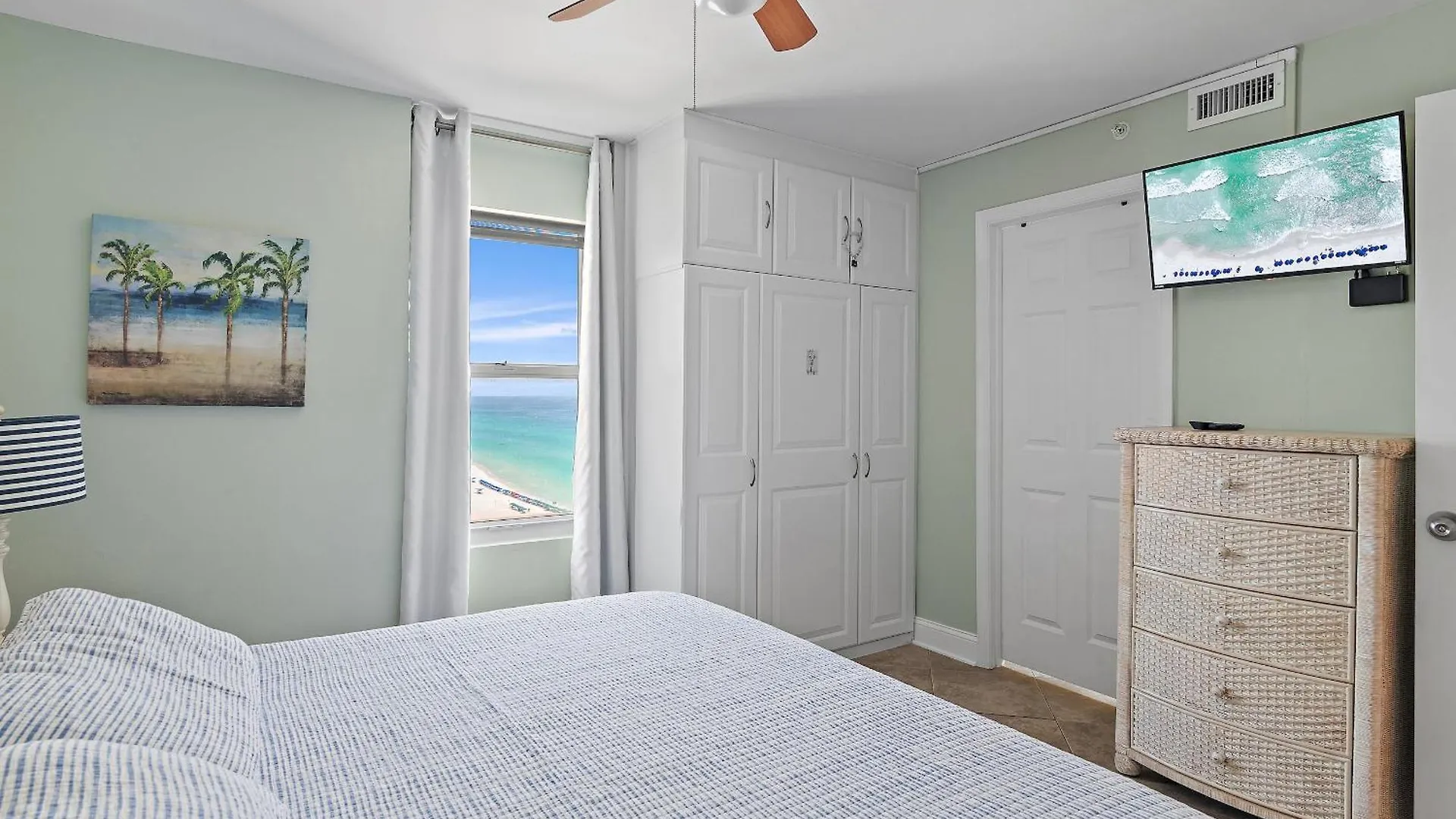 Biggest 2 Bedroom Corner Unit, 16th Flr Beachfront At Pelican