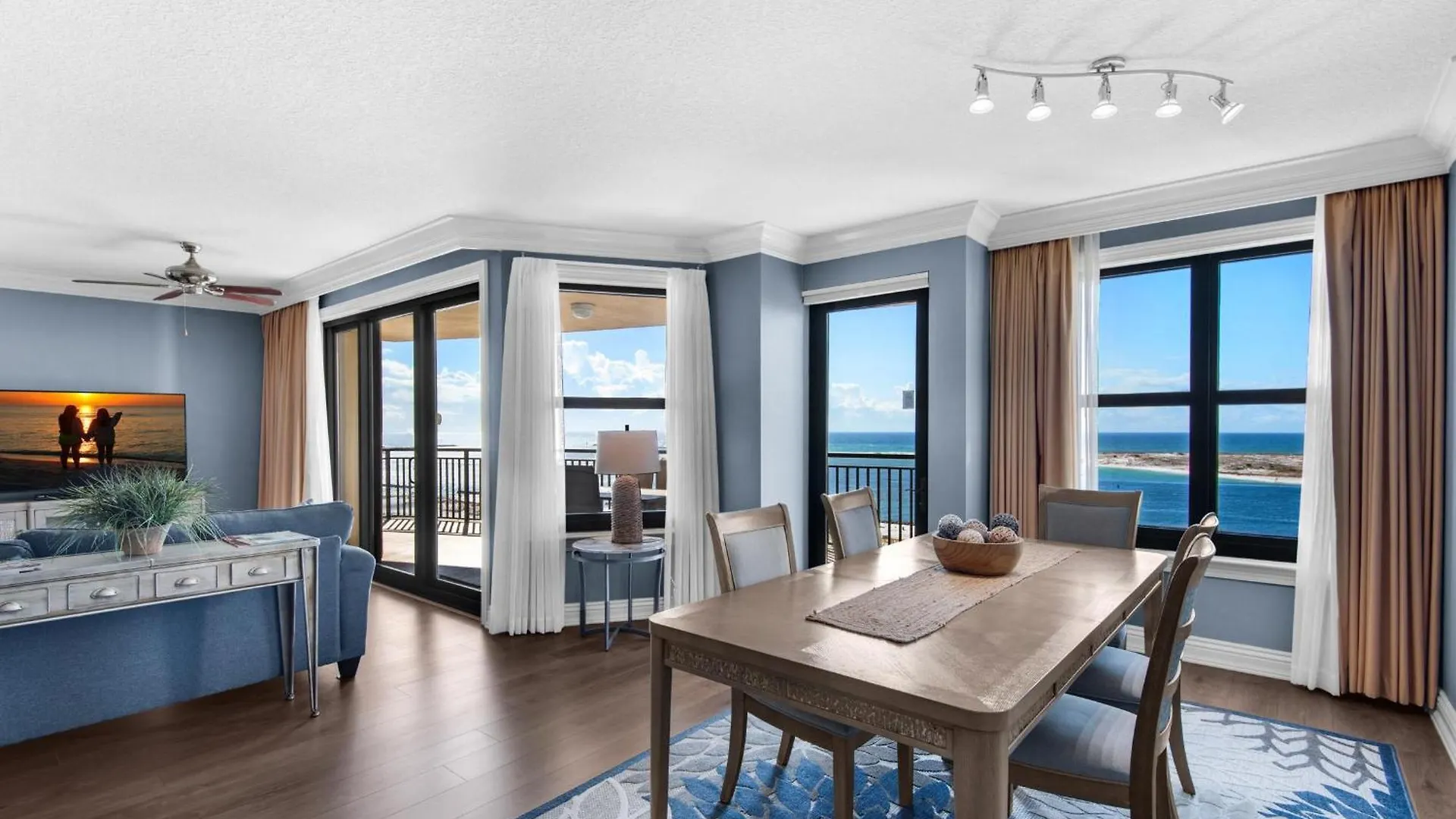 Emerald Grande W625 Holiday home
