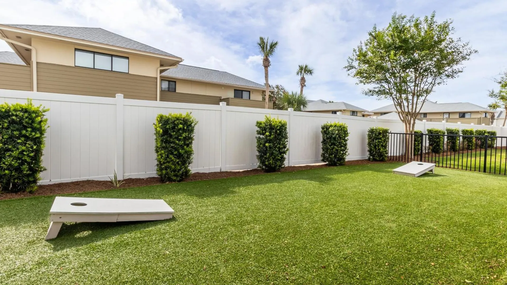 Sungazer Chateau By Avantstay Short Walk To The Pool Access Holiday home