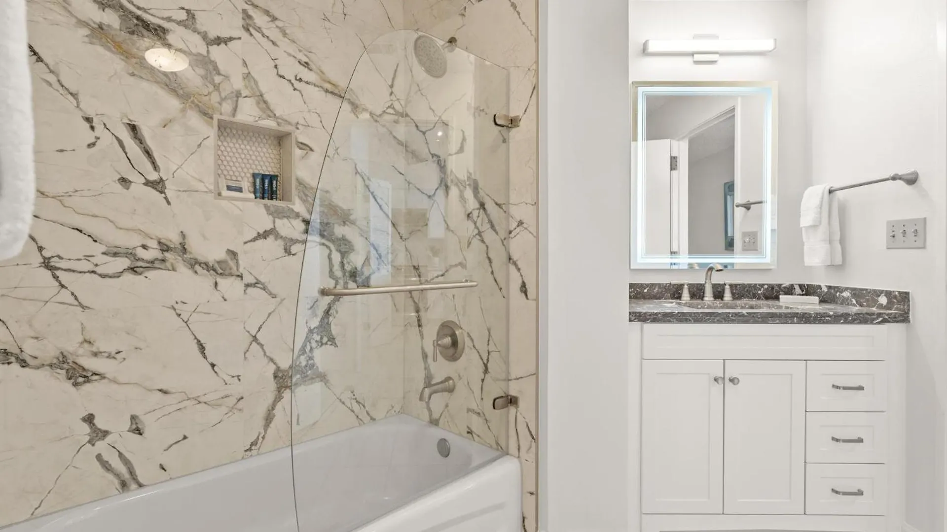Holiday home Tides 611 Destin