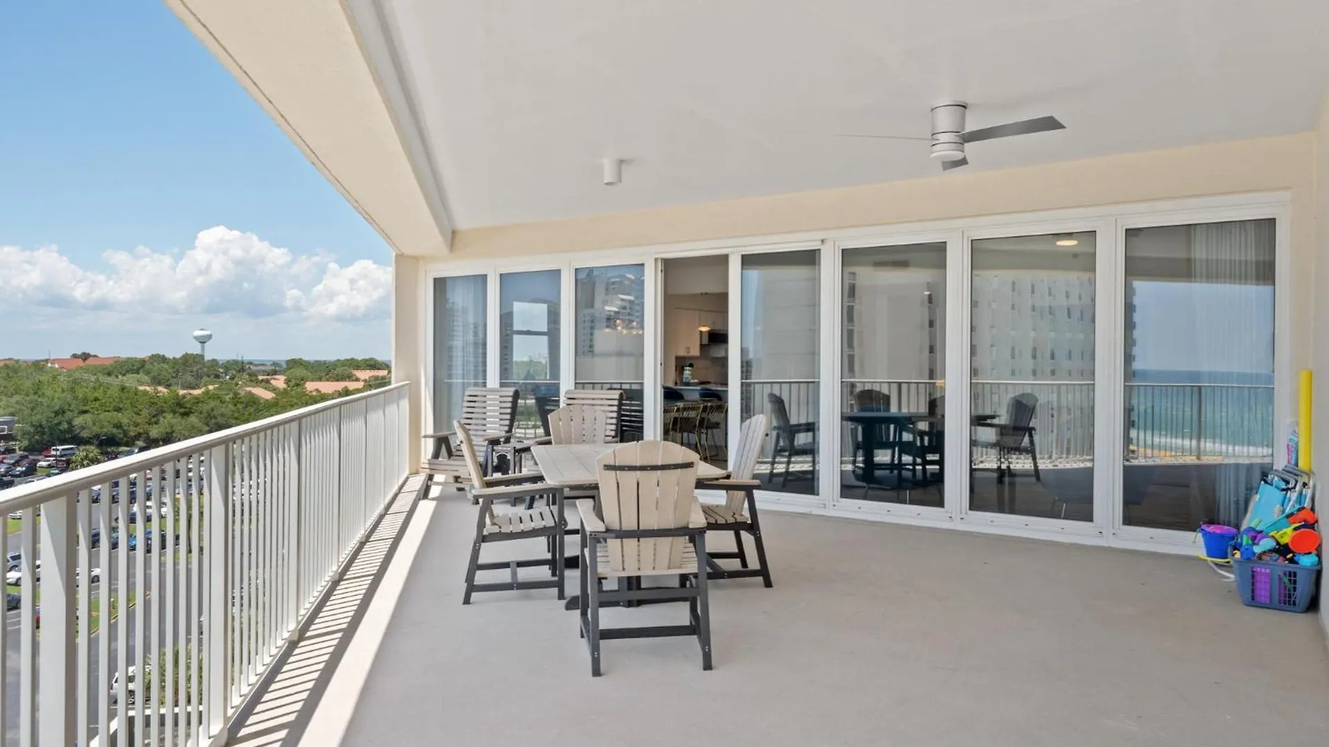 Tides 611 * Destin