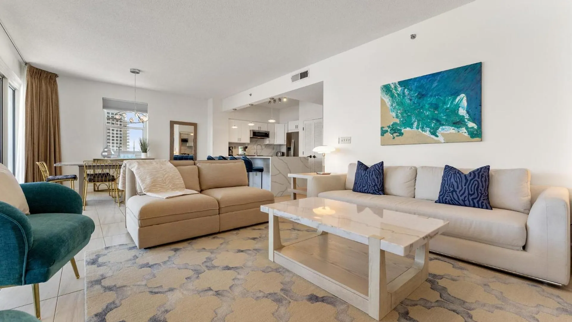 Tides 611 * Destin