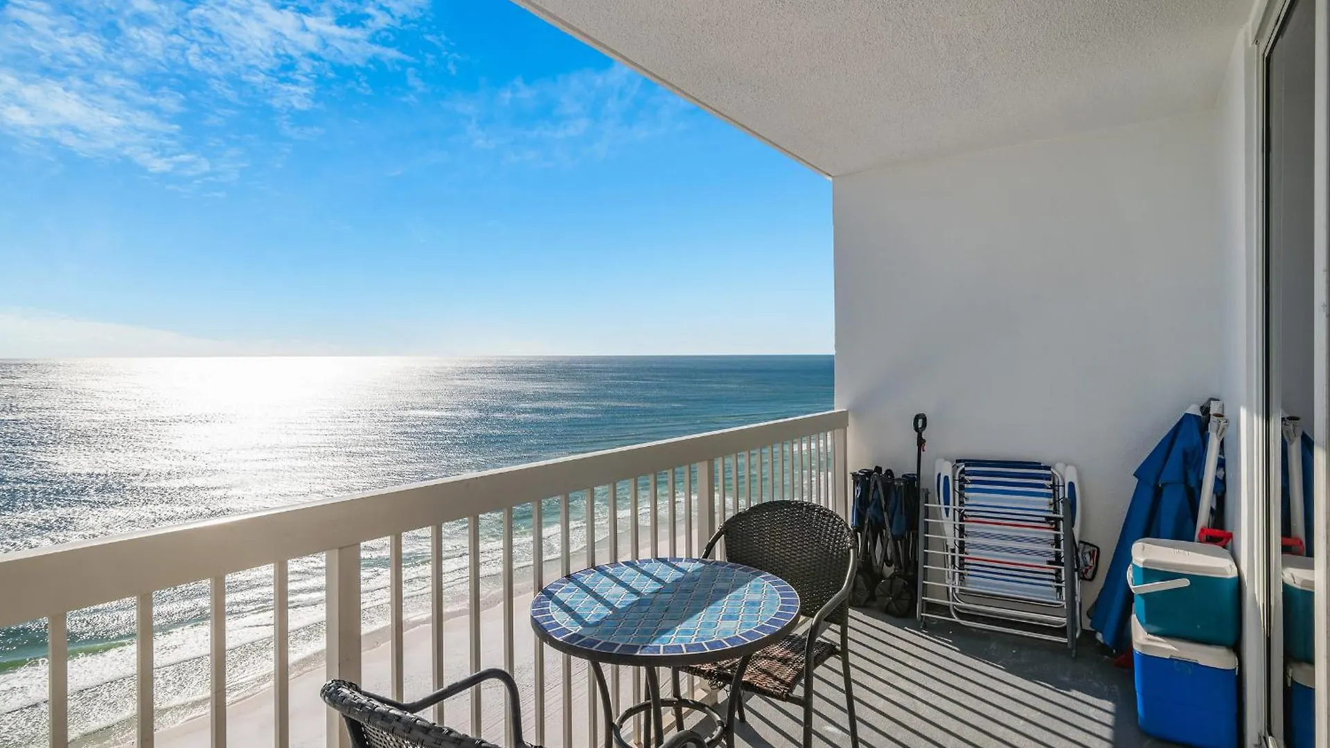 Just Updated - Beachfront Ocean View, 19th Floor Apartment *