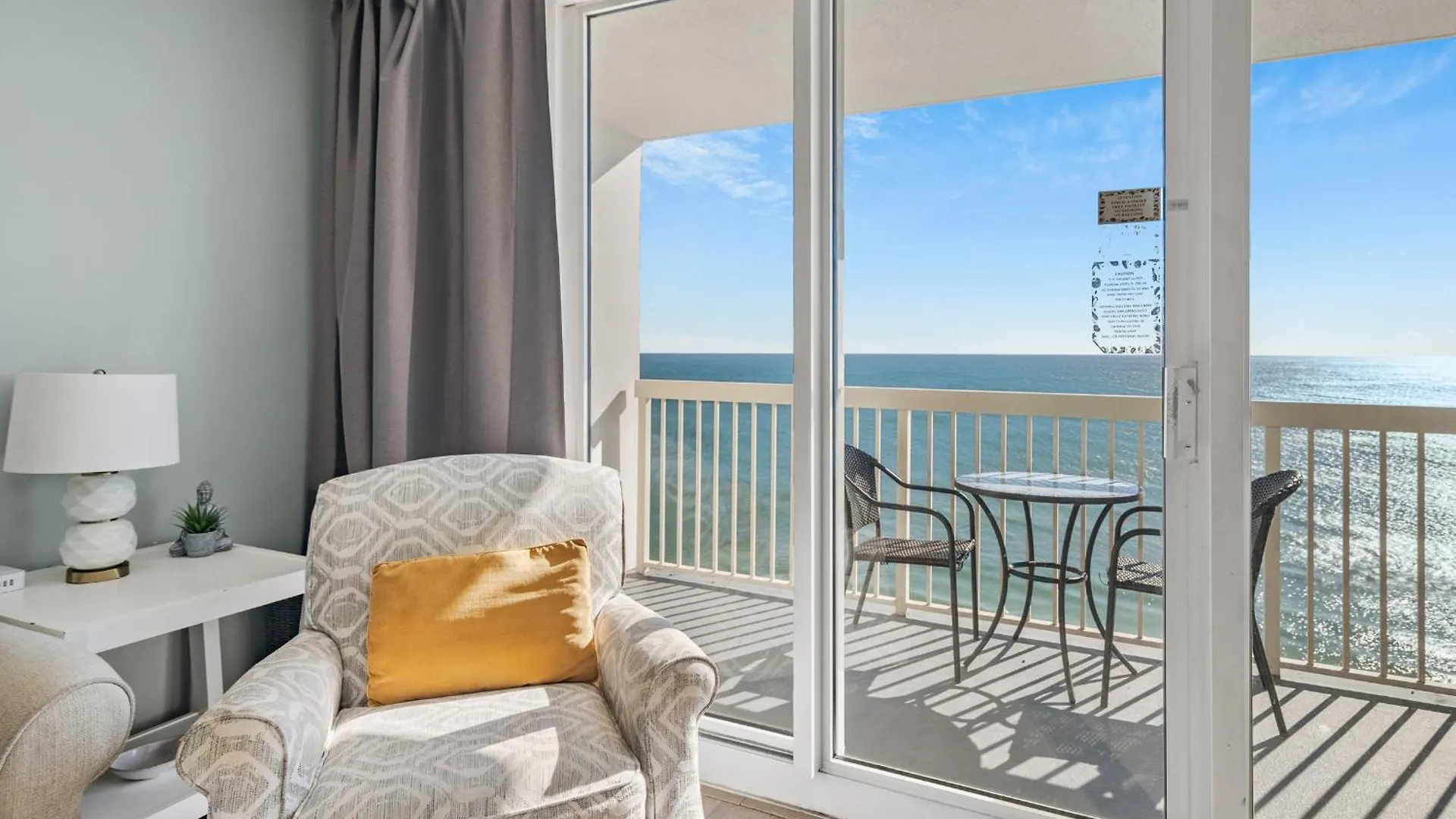Apartment Just Updated - Beachfront Ocean View, 19th Floor Destin