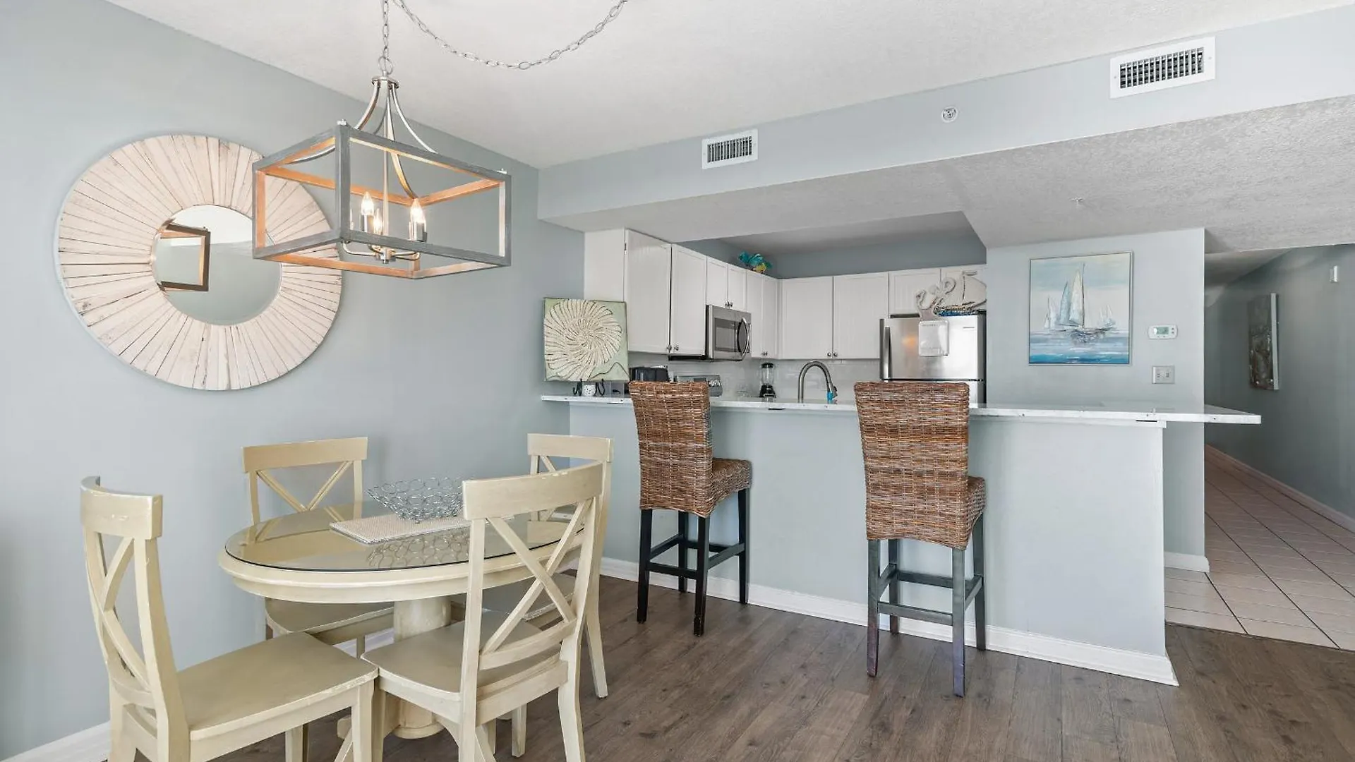 Just Updated - Beachfront Ocean View, 19th Floor Apartment