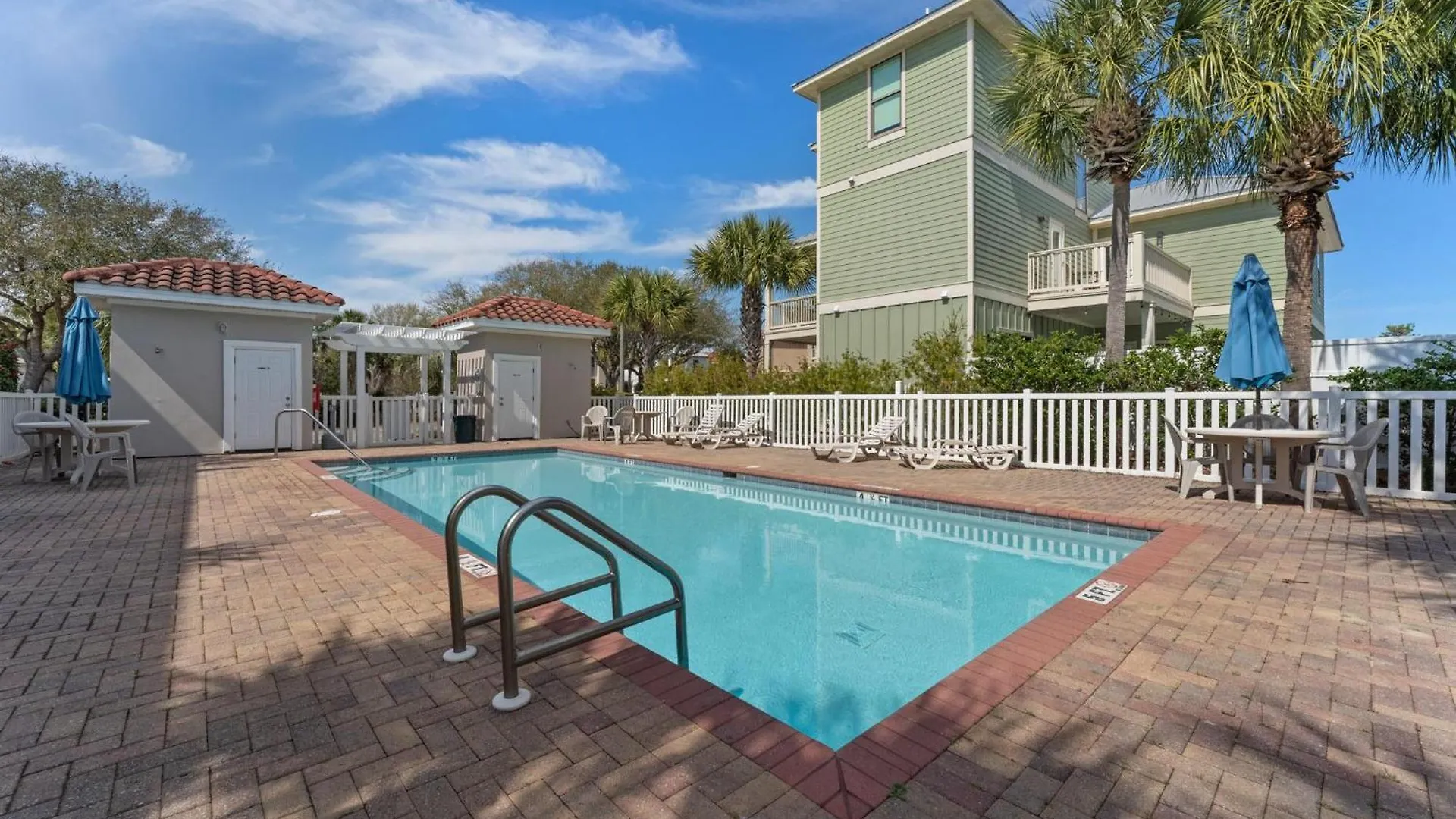 Aquaholic G S 77 Saint Francis Dr N * Destin