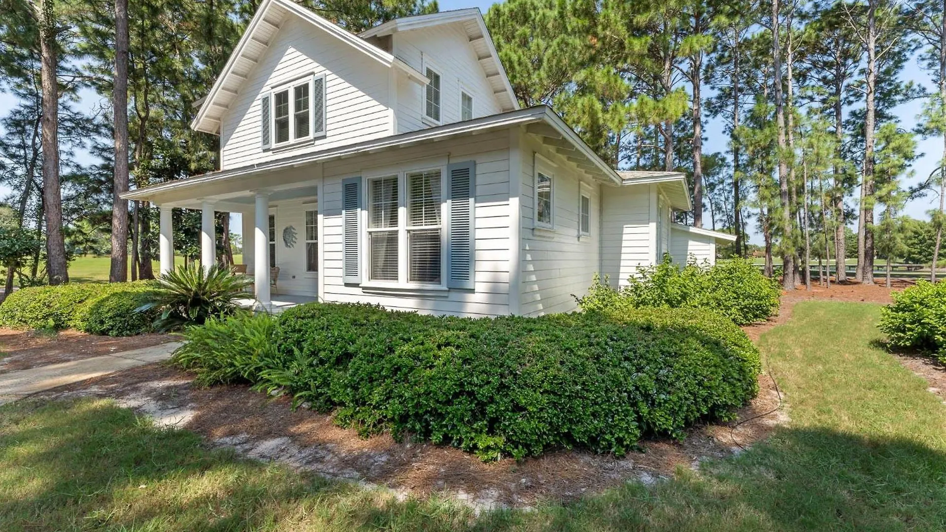 1369 Laurel Grove 
