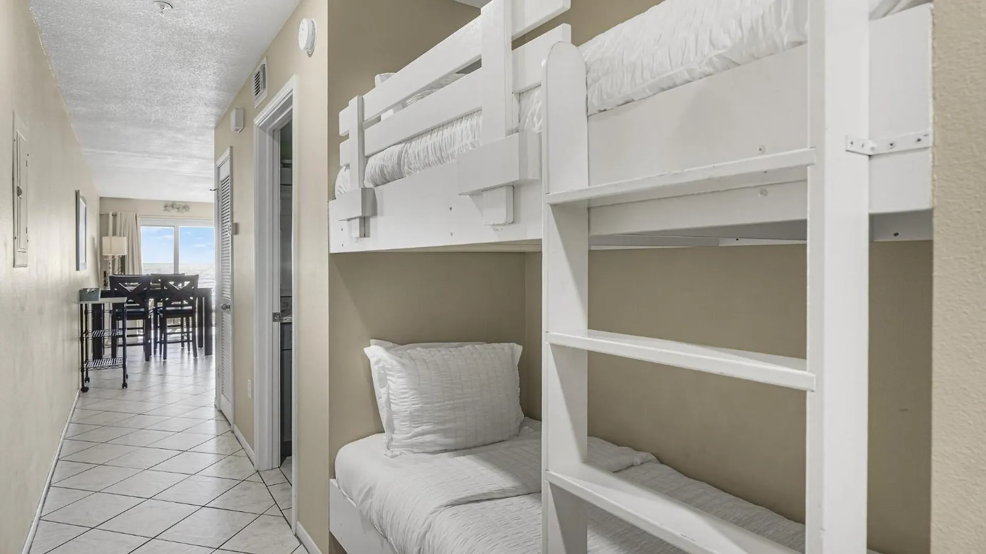 Crystal Sands 107a Holiday home
