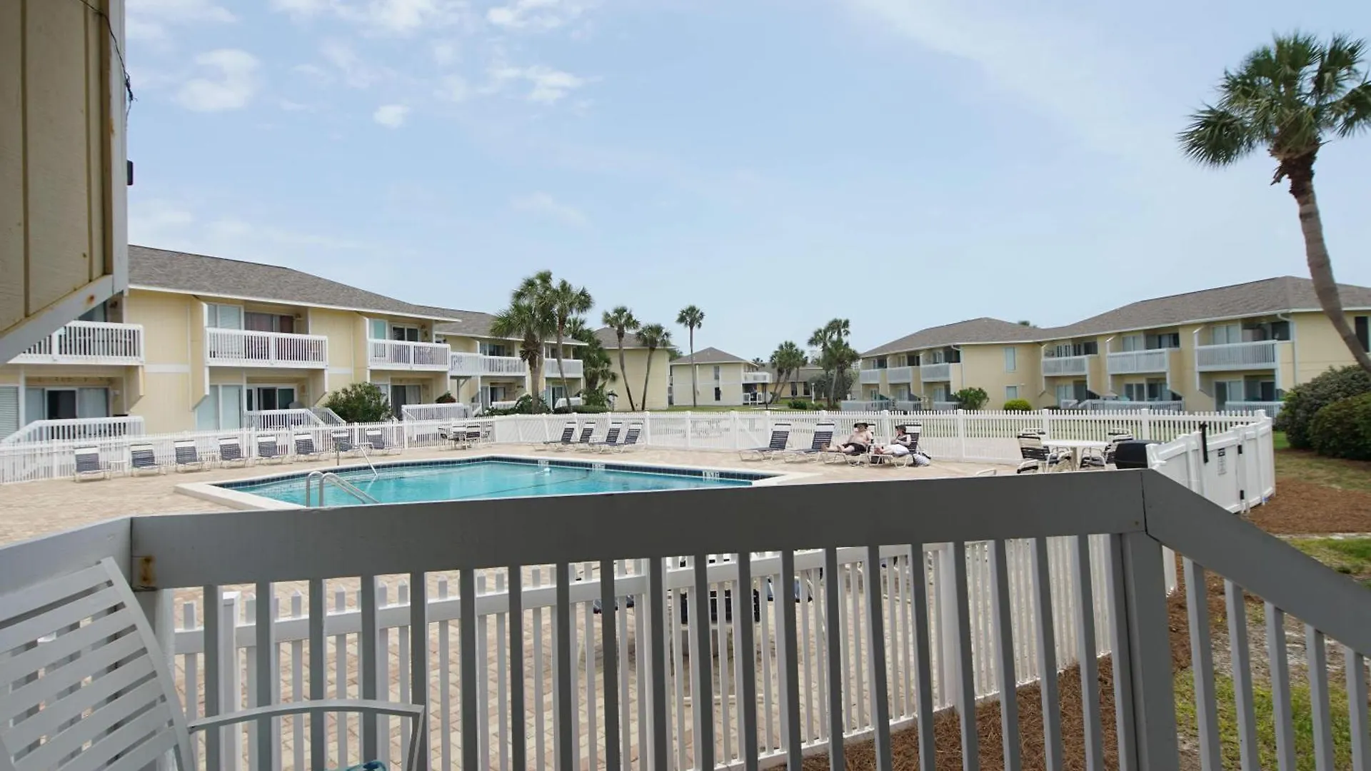 Sandpiper Cove 1013 *