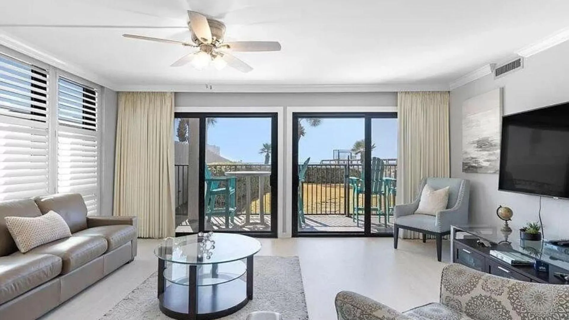 Emerald Towers 0101 Holiday home