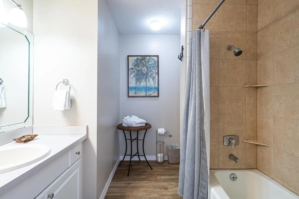 4-8 Shoreline Towers Townhome 8 - Free Setup