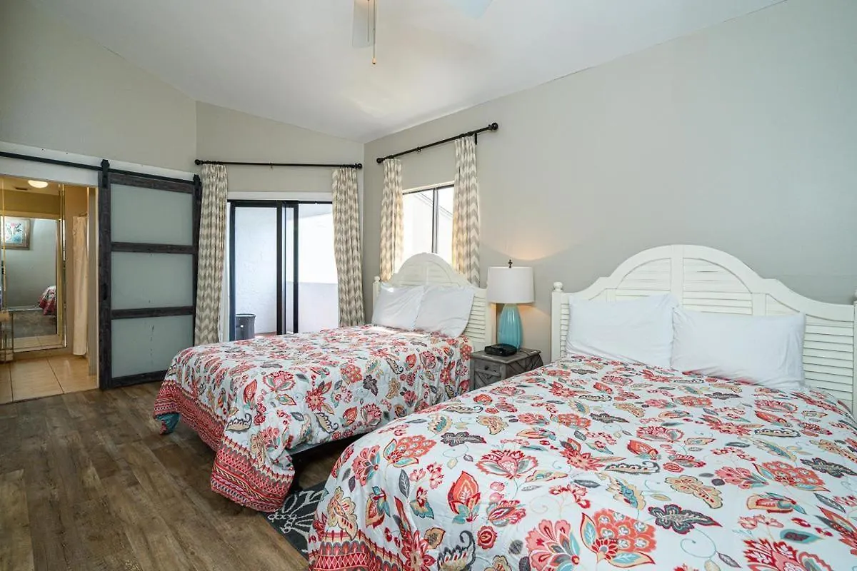 4-8 Shoreline Towers Townhome 8 - Free Setup *