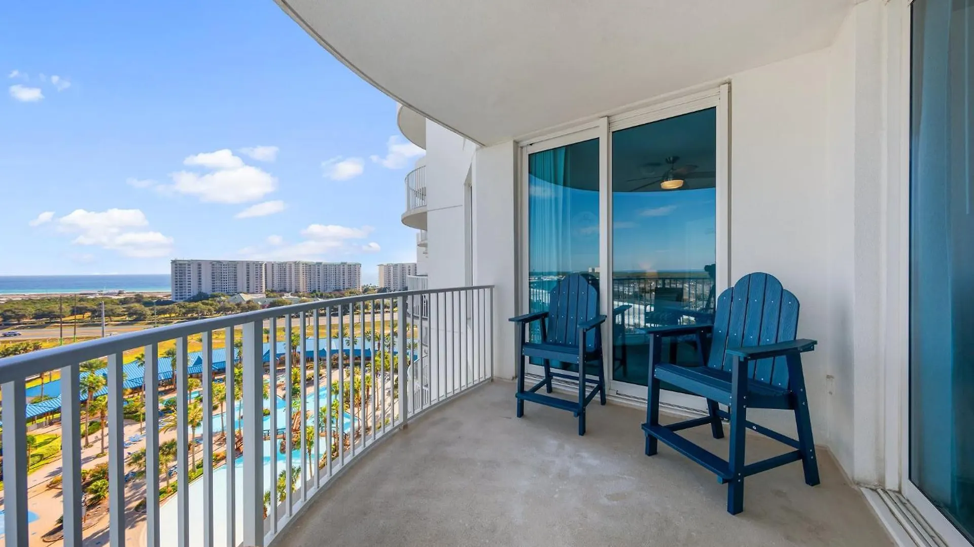 Holiday home Stunning 11th Fl Pool & Gulf View King Across From