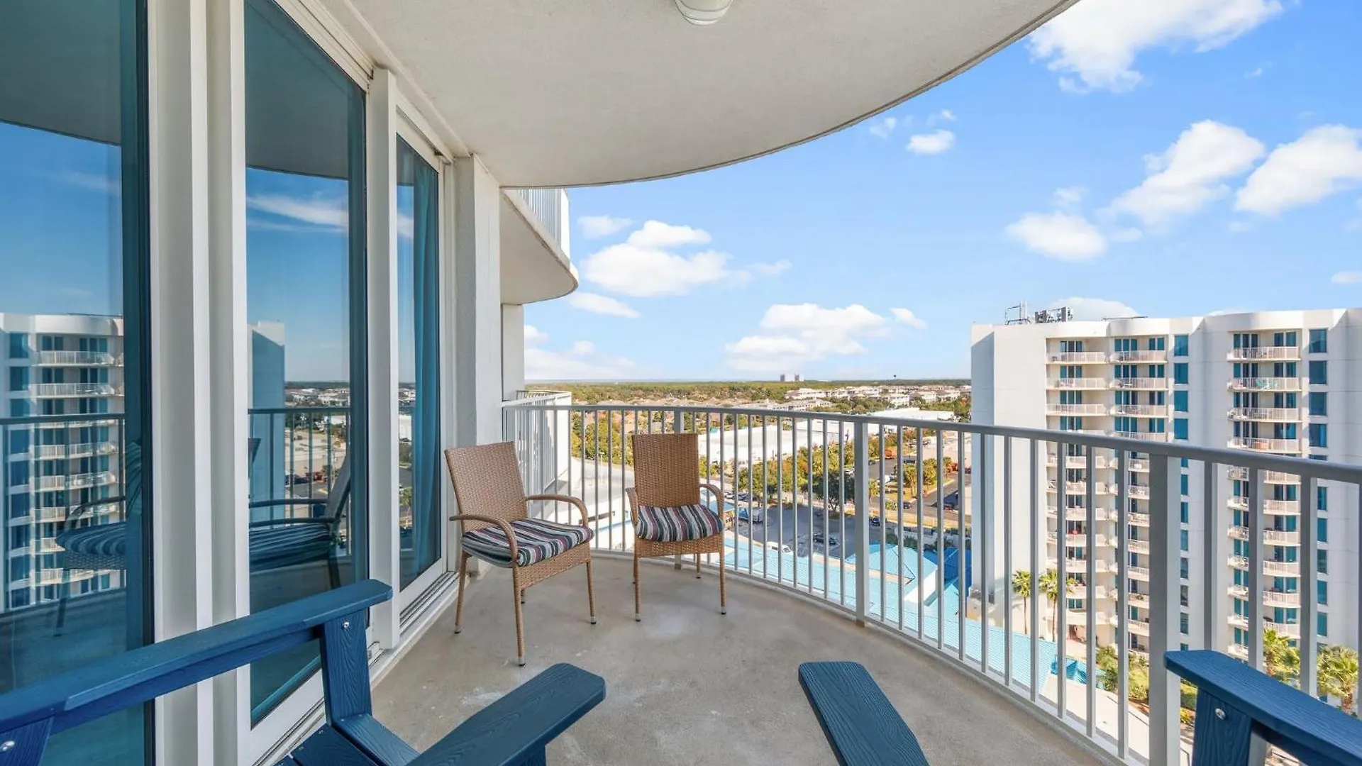 Stunning 11th Fl Pool & Gulf View King Across From Destin