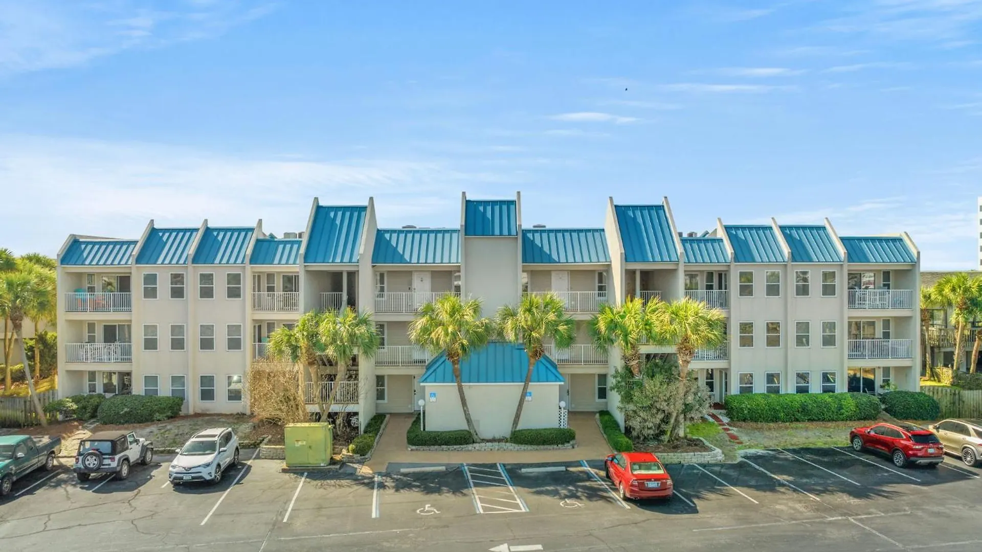 Apartment 102 Poolside Destin