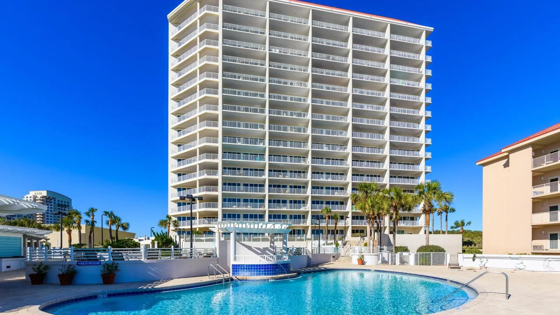 Holiday home Tides 103 *
