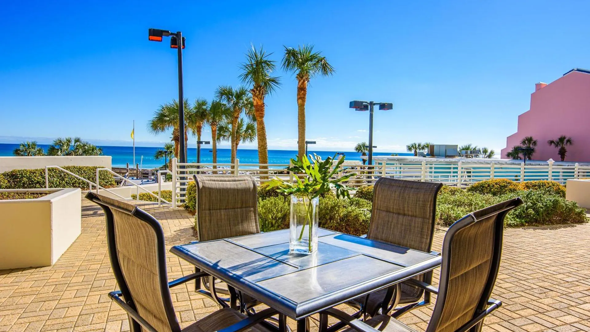 Holiday home Tides 103 *