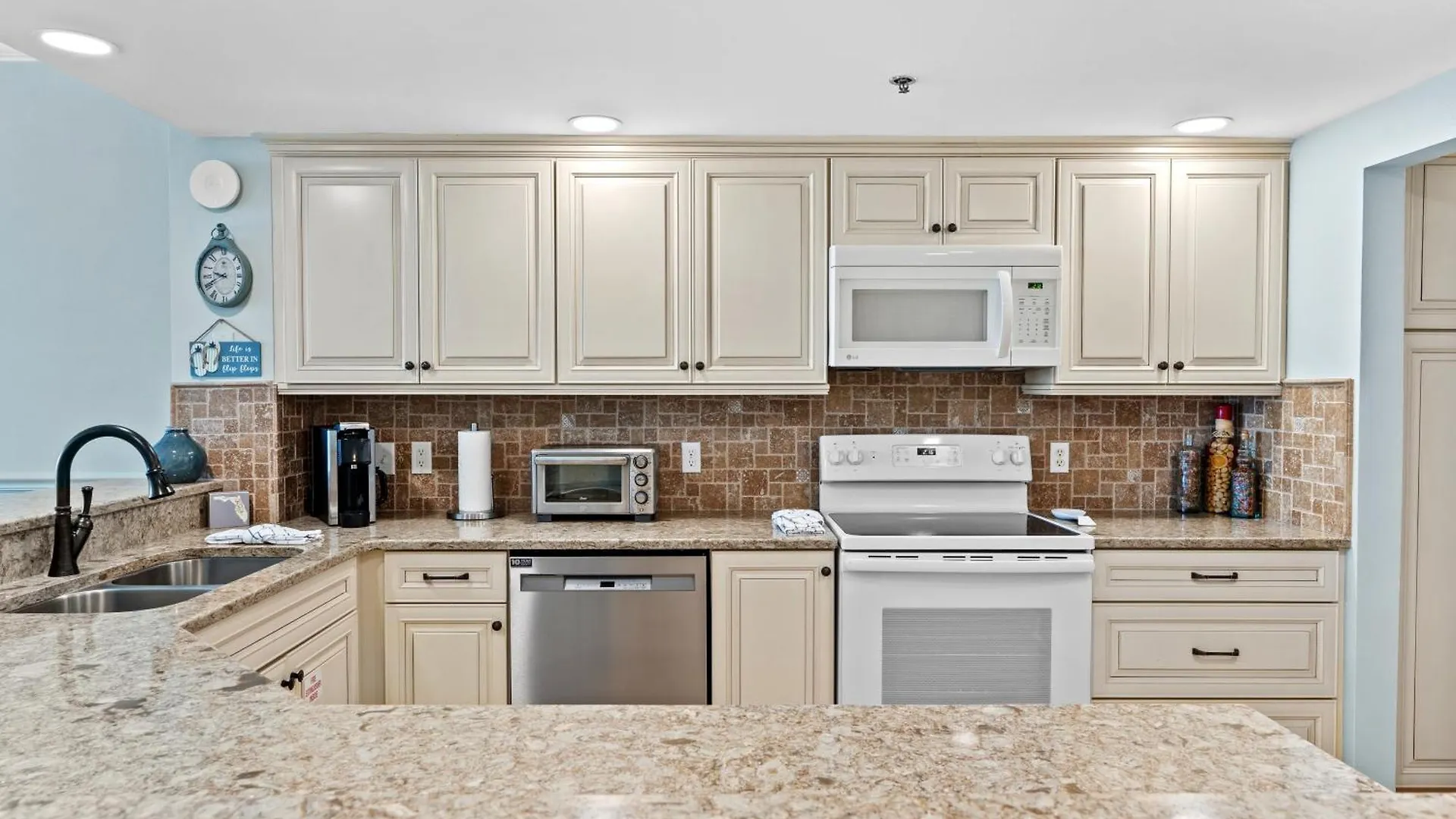 Jade East Towers 0630 By Newman-dailey * Destin