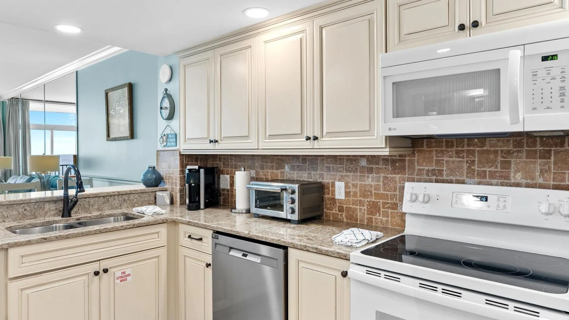 Jade East Towers 0630 By Newman-dailey Holiday home