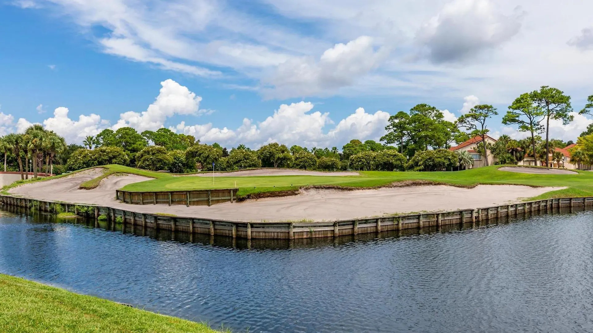 Fairways 228 