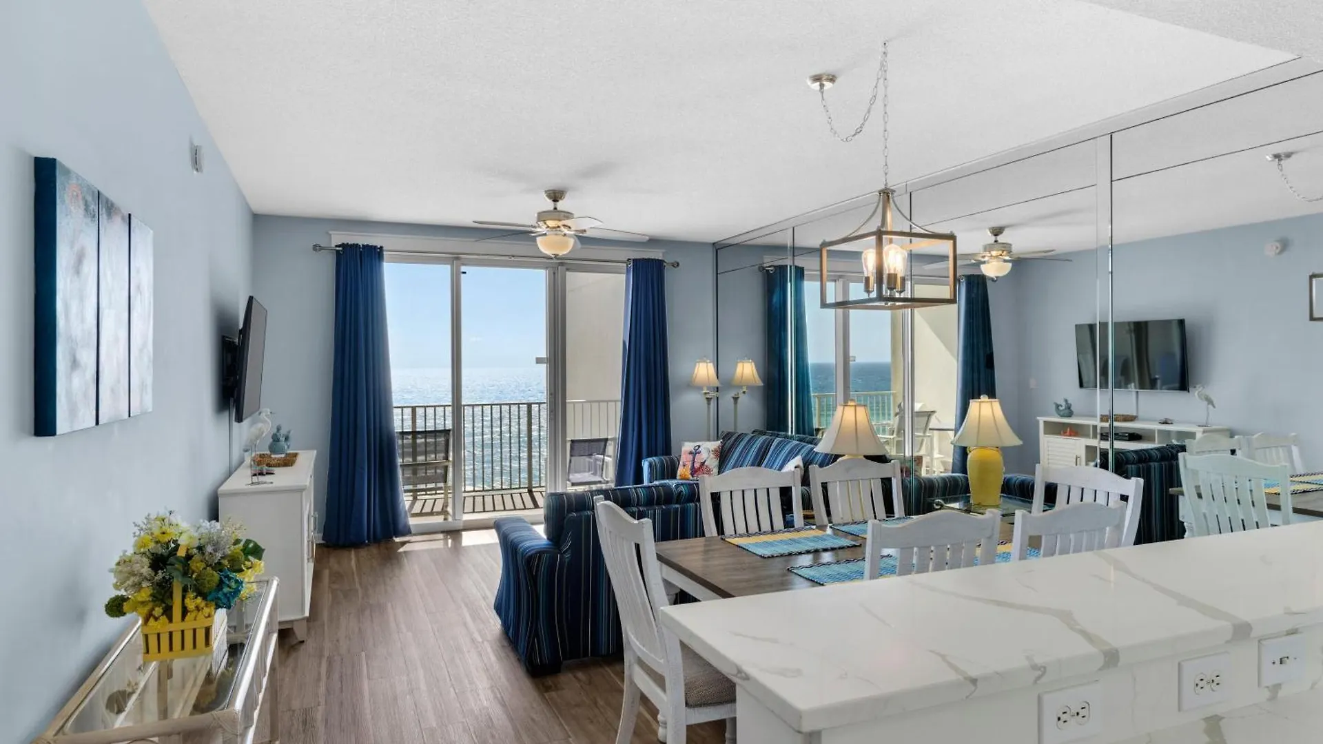Holiday home Majestic Sun 703b *
