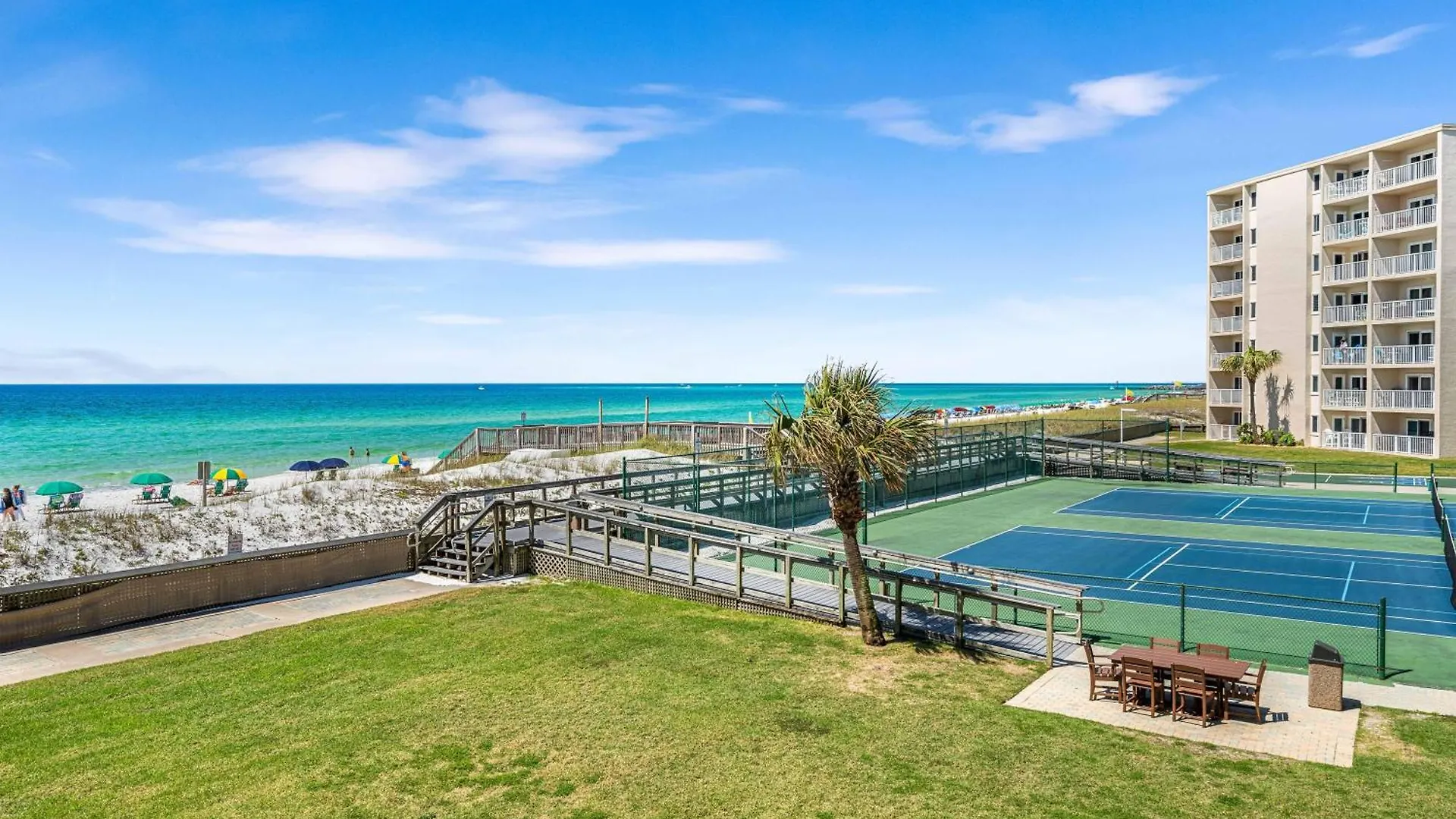 Surf And Racquet Unit 220