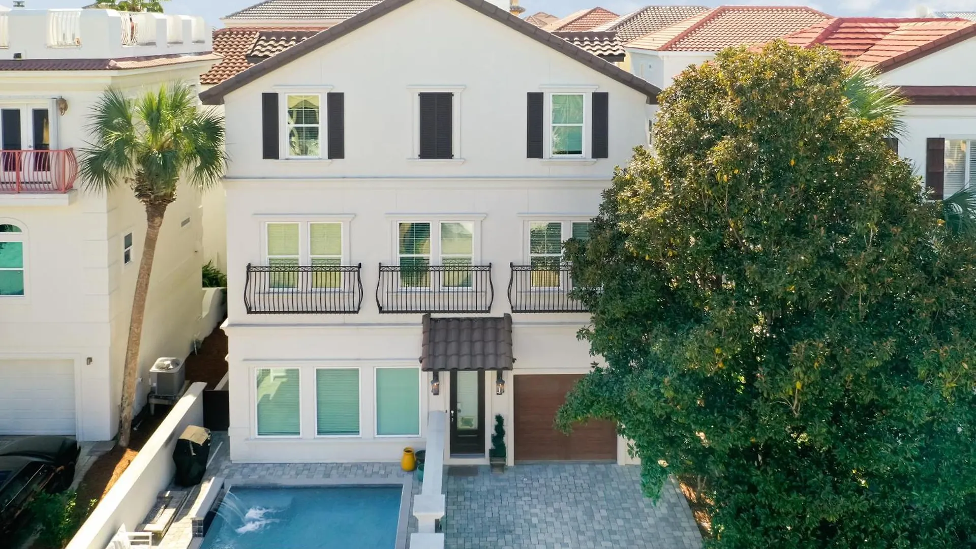 Pool - Gated Community - Private Community Holiday home *