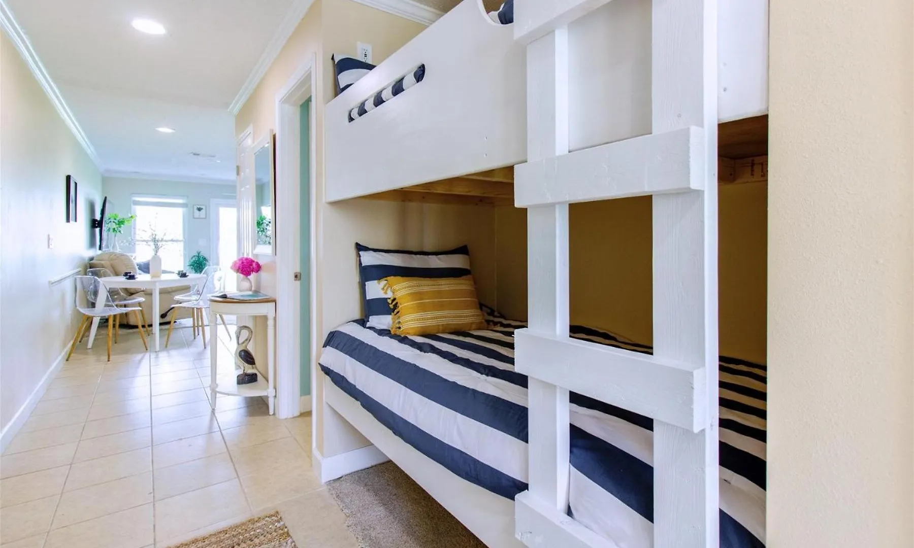 10 D, One Bedroom Apartment