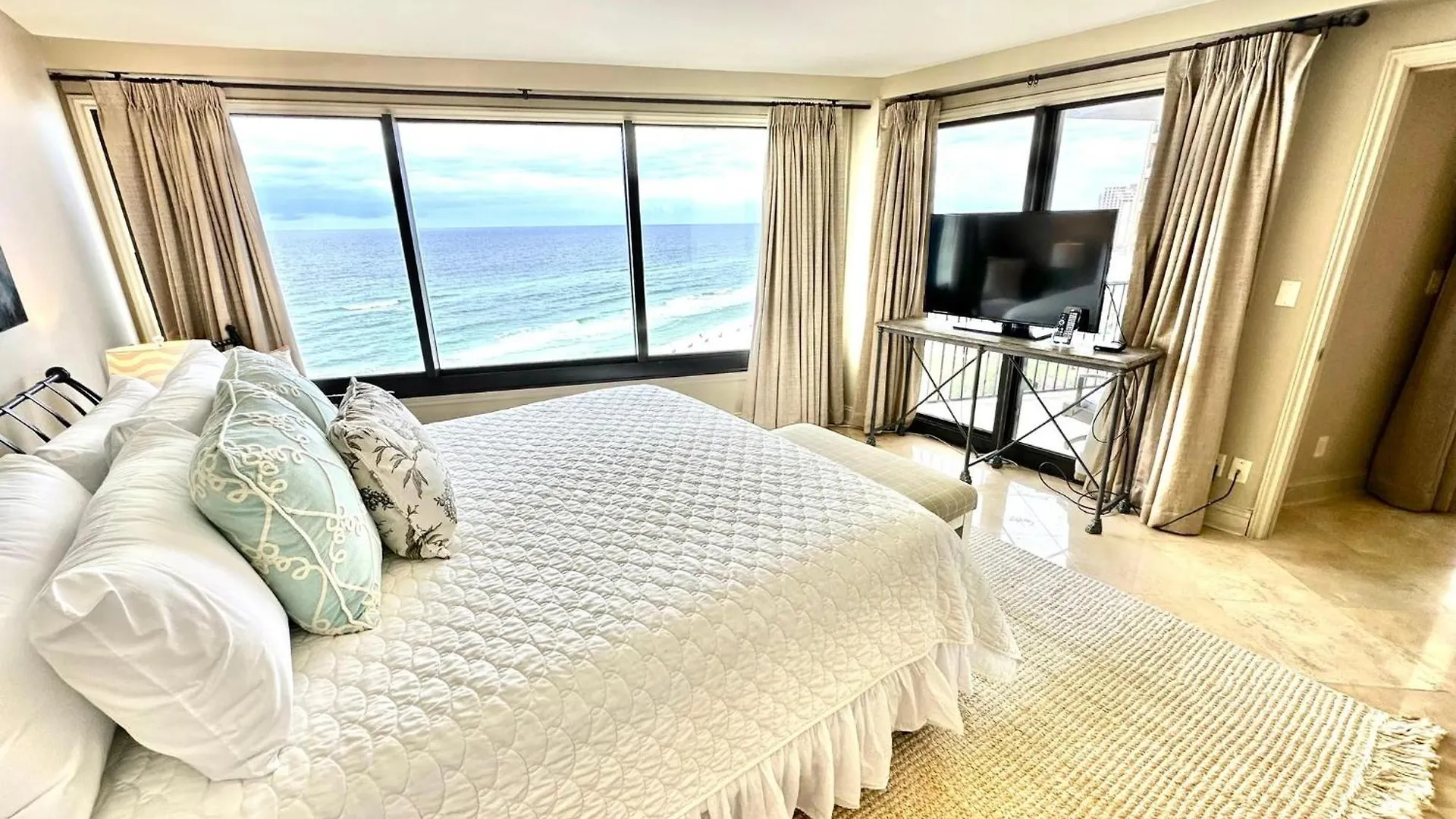 4133 Beachside One Destin