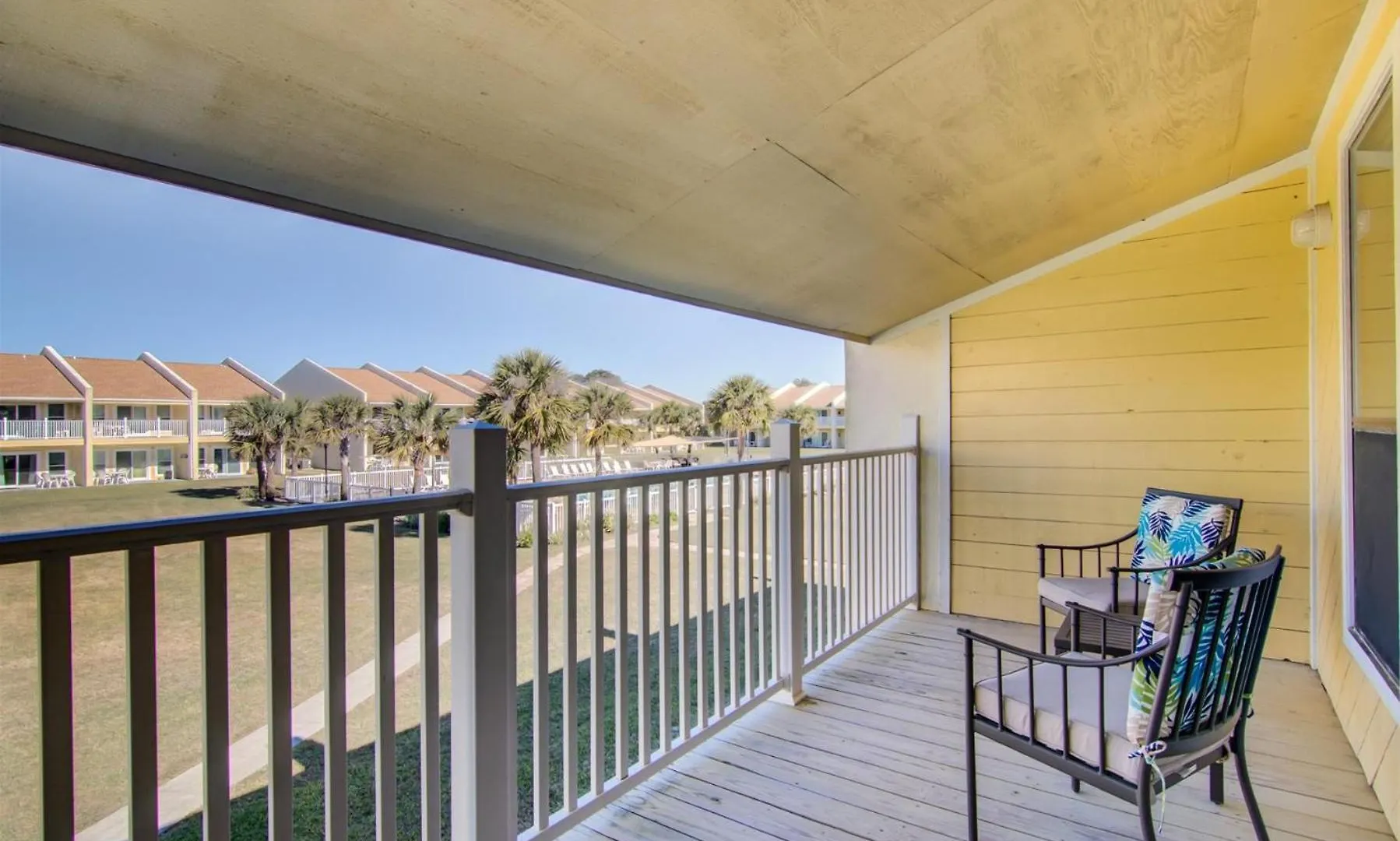 2 B, Three Bedroom Townhome *