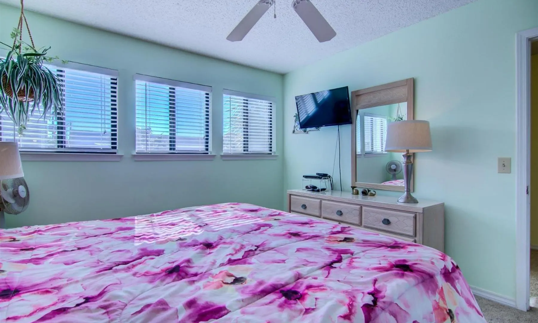 3 A, Three Bedroom Townhome *