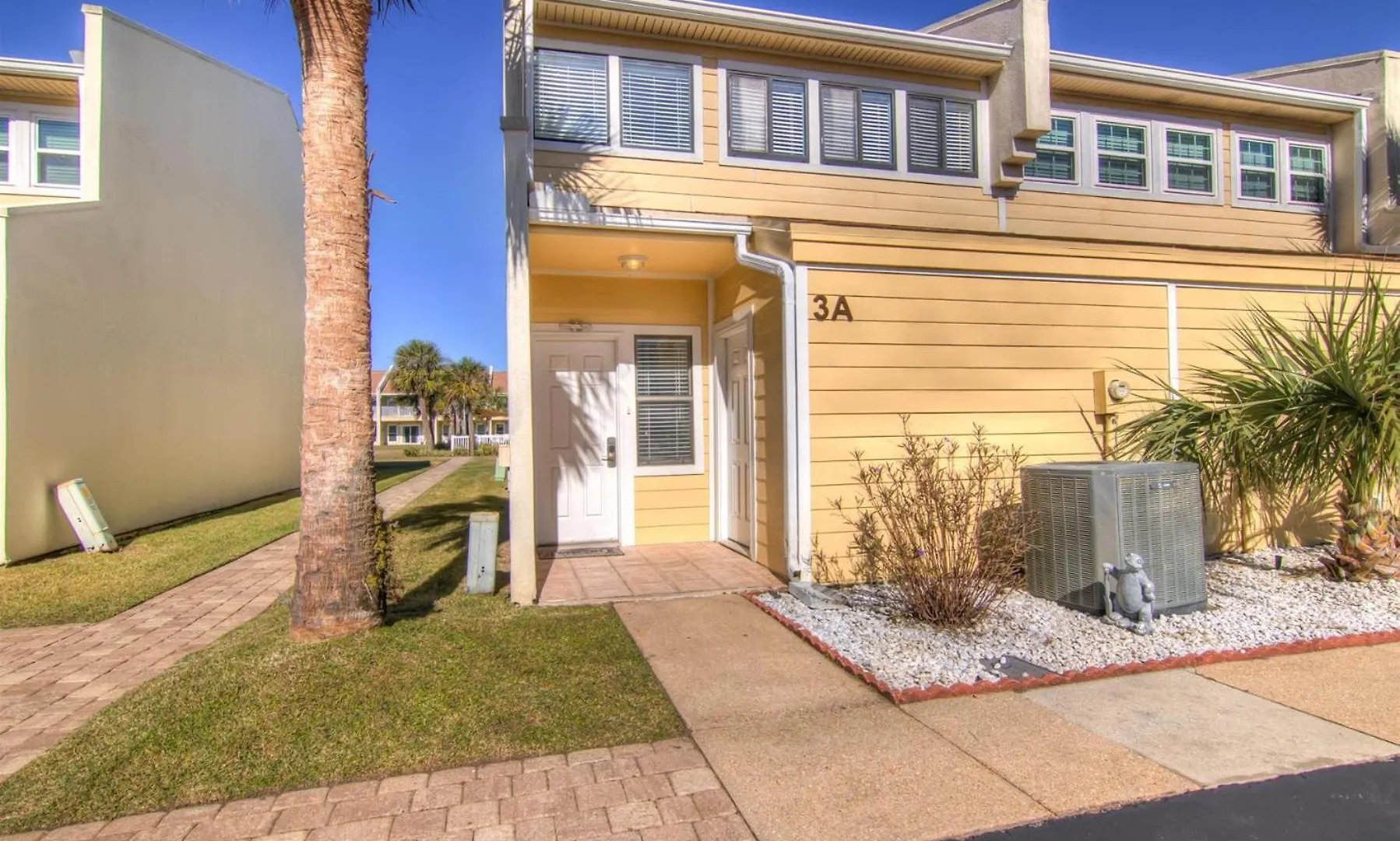 3 A, Three Bedroom Townhome *